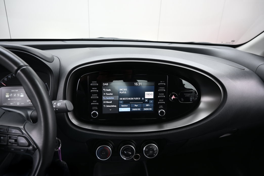 TOYOTA Aygo X 1.0 VVT-i Comfort CVT-image-12