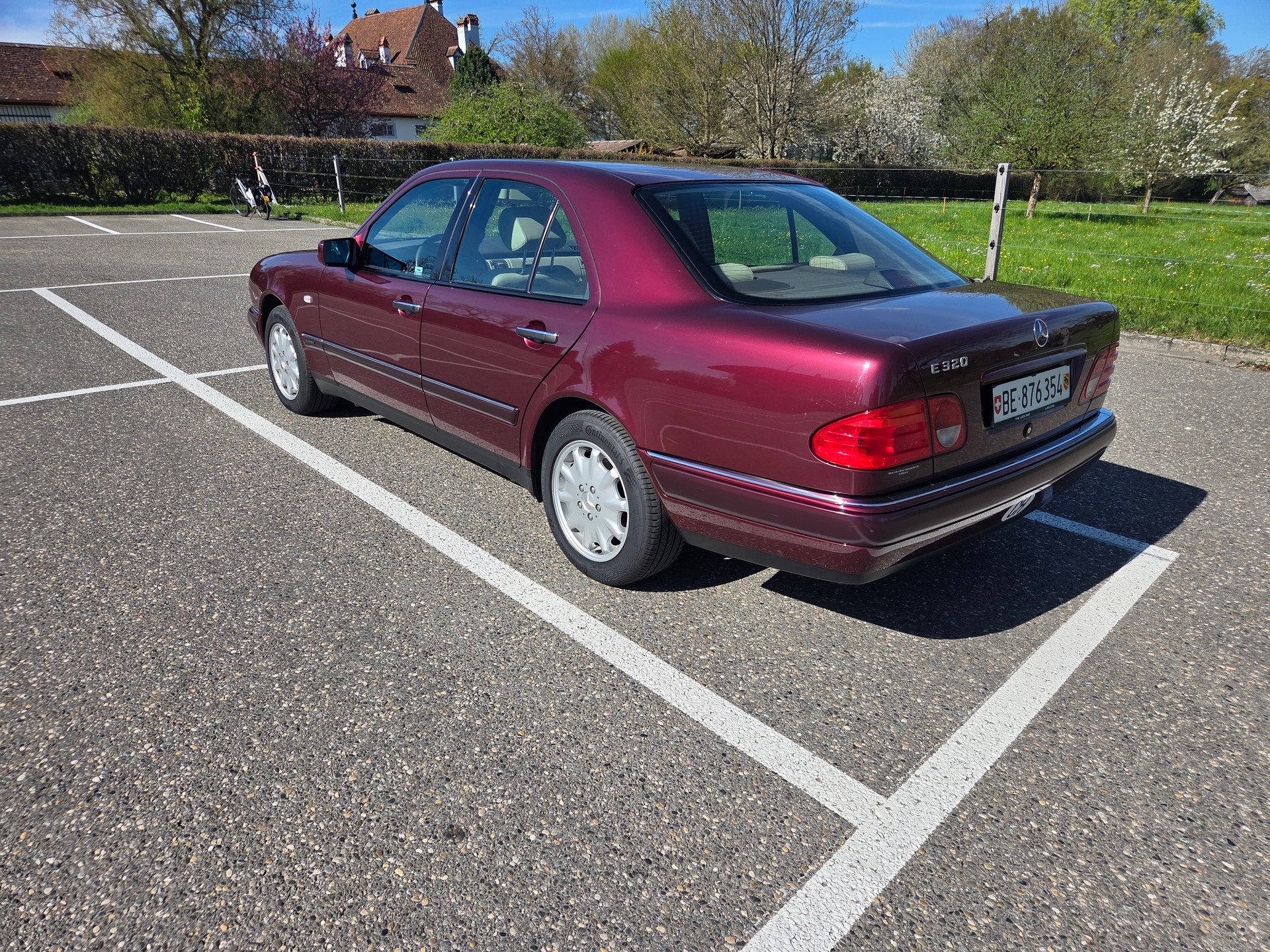 MERCEDES-BENZ E 320-image-3