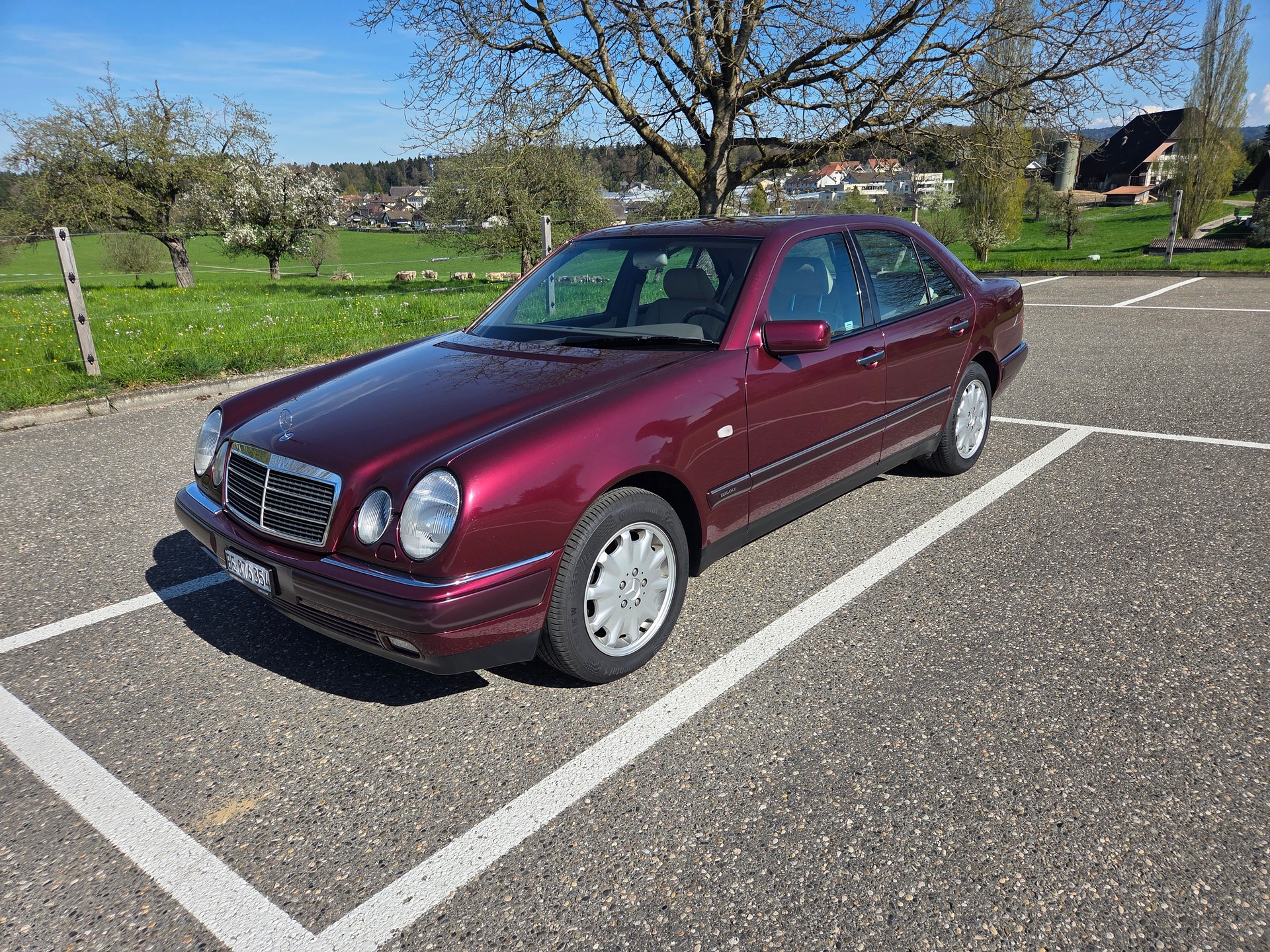 MERCEDES-BENZ E 320-image-0
