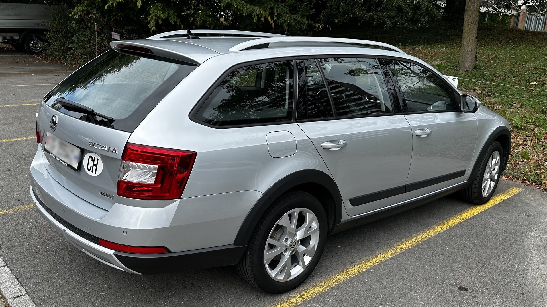 SKODA 1.8 TSI 180 4x4 DSG-image-1