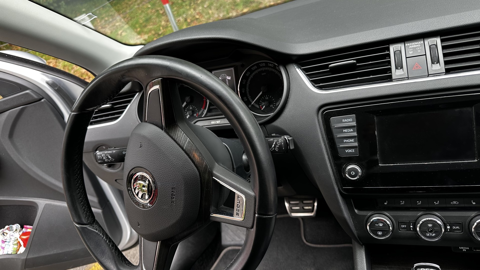 SKODA 1.8 TSI 180 4x4 DSG-image-2