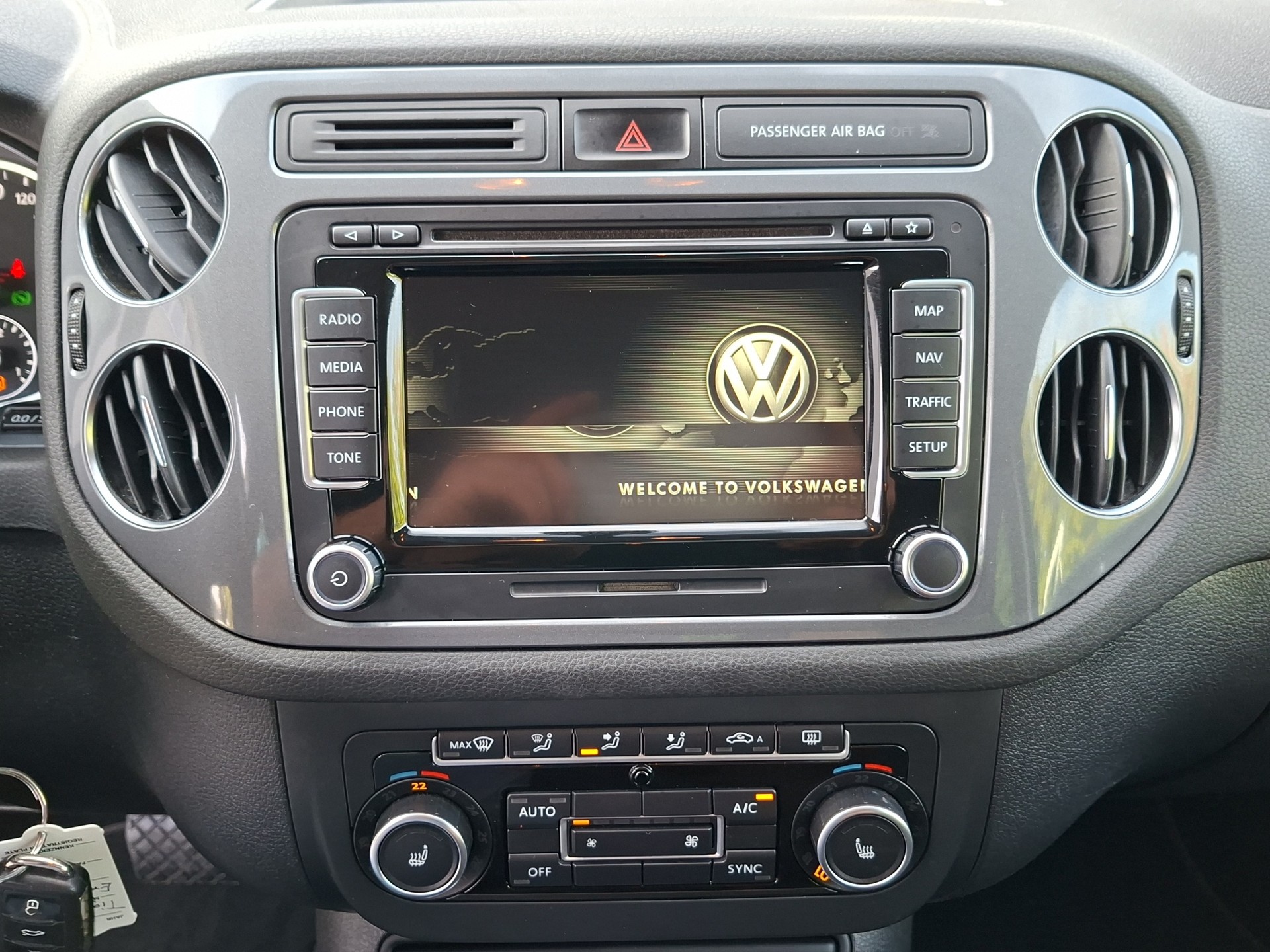 VW Tiguan 2.0 TDI BMT Design 4Motion DSG-image-15
