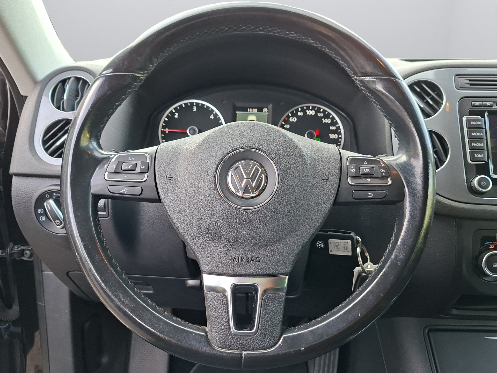 VW Tiguan 2.0 TDI BMT Design 4Motion DSG-image-9