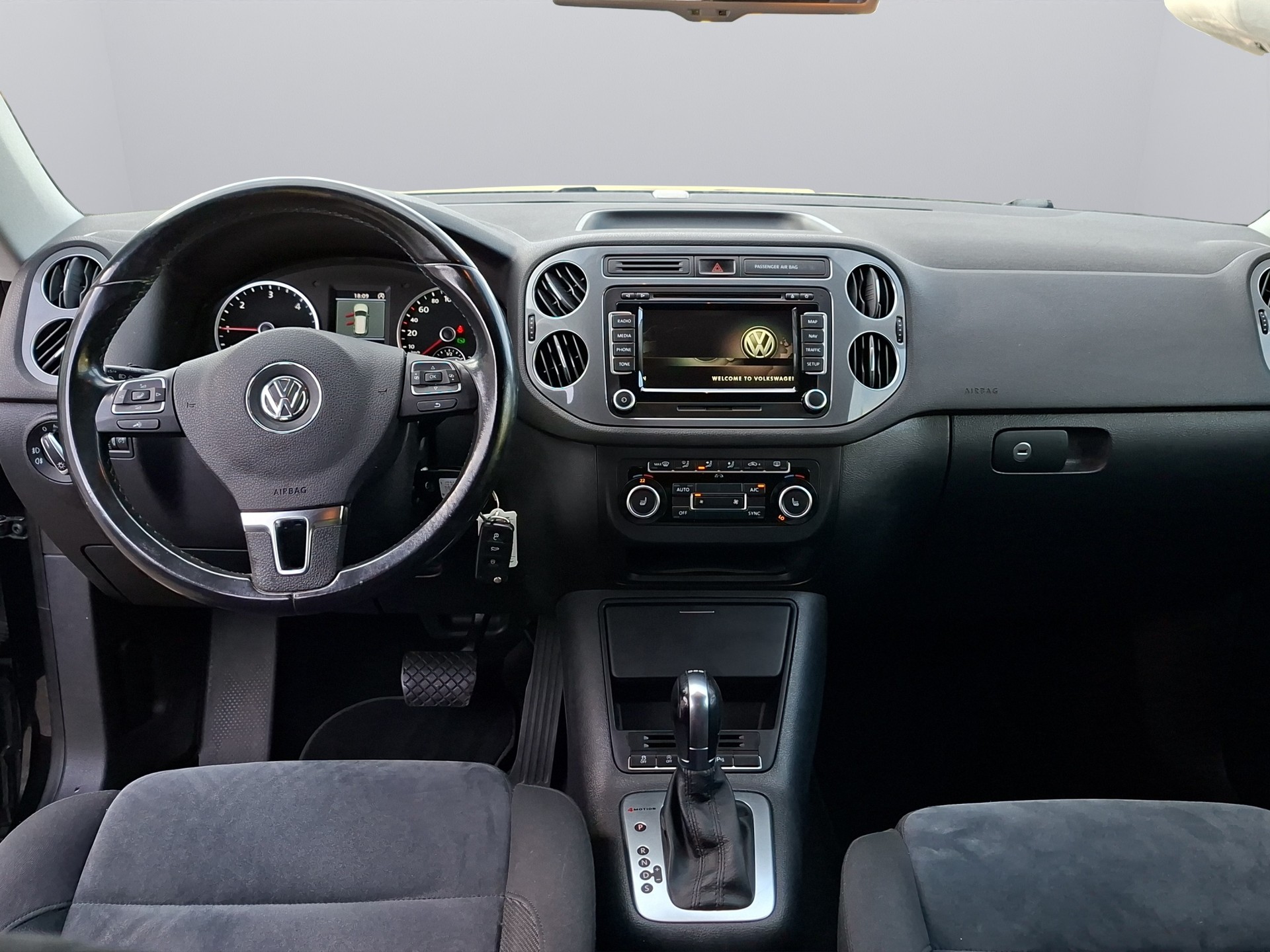 VW Tiguan 2.0 TDI BMT Design 4Motion DSG-image-12