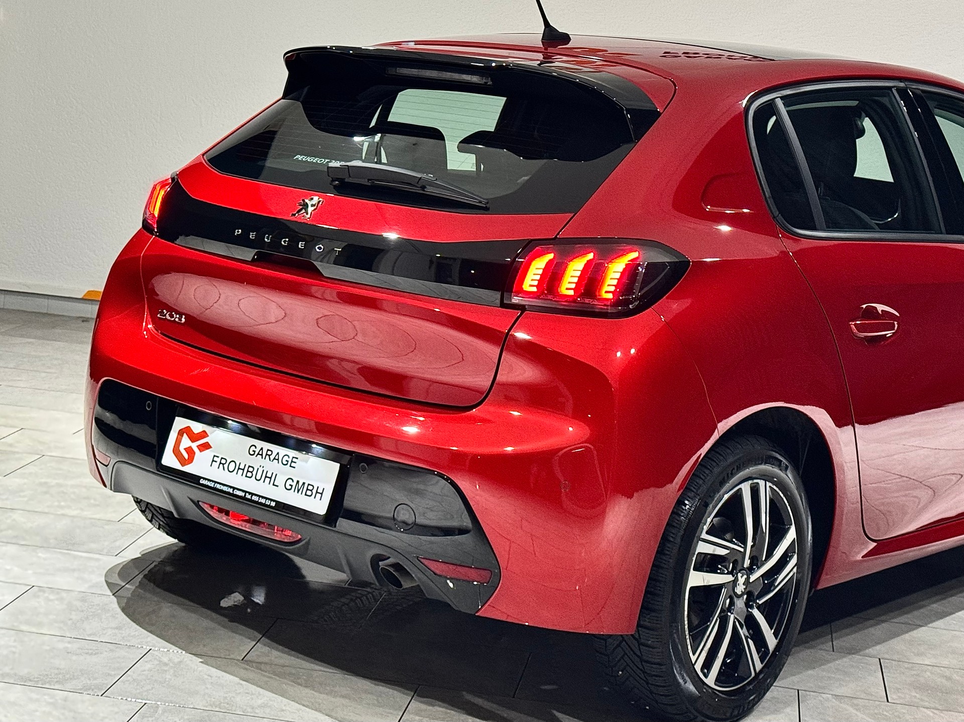 PEUGEOT 208 1.2 PureTech Allure Pack EAT8 | 1.Hand |-image-8