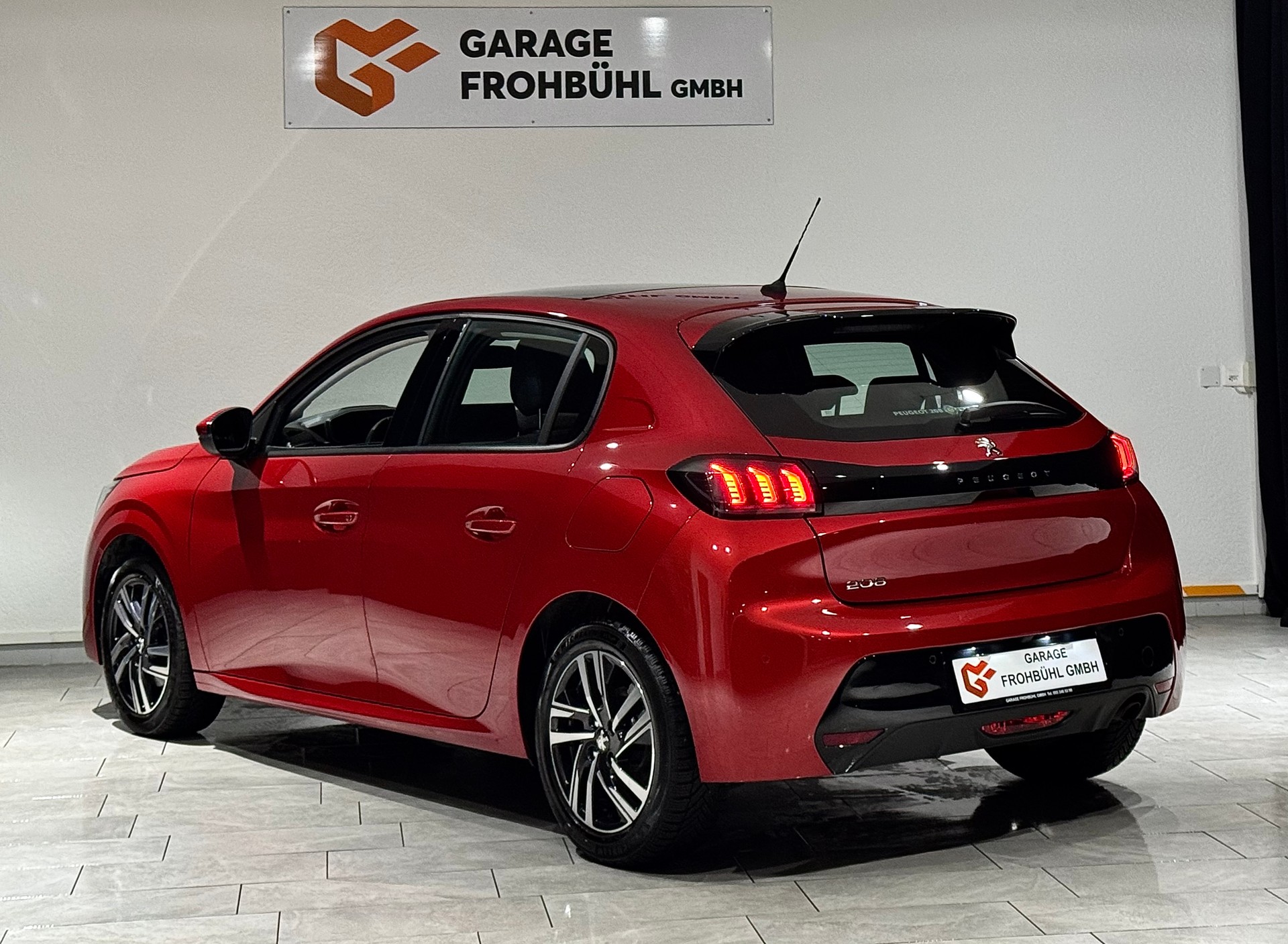 PEUGEOT 208 1.2 PureTech Allure Pack EAT8 | 1.Hand |-image-4