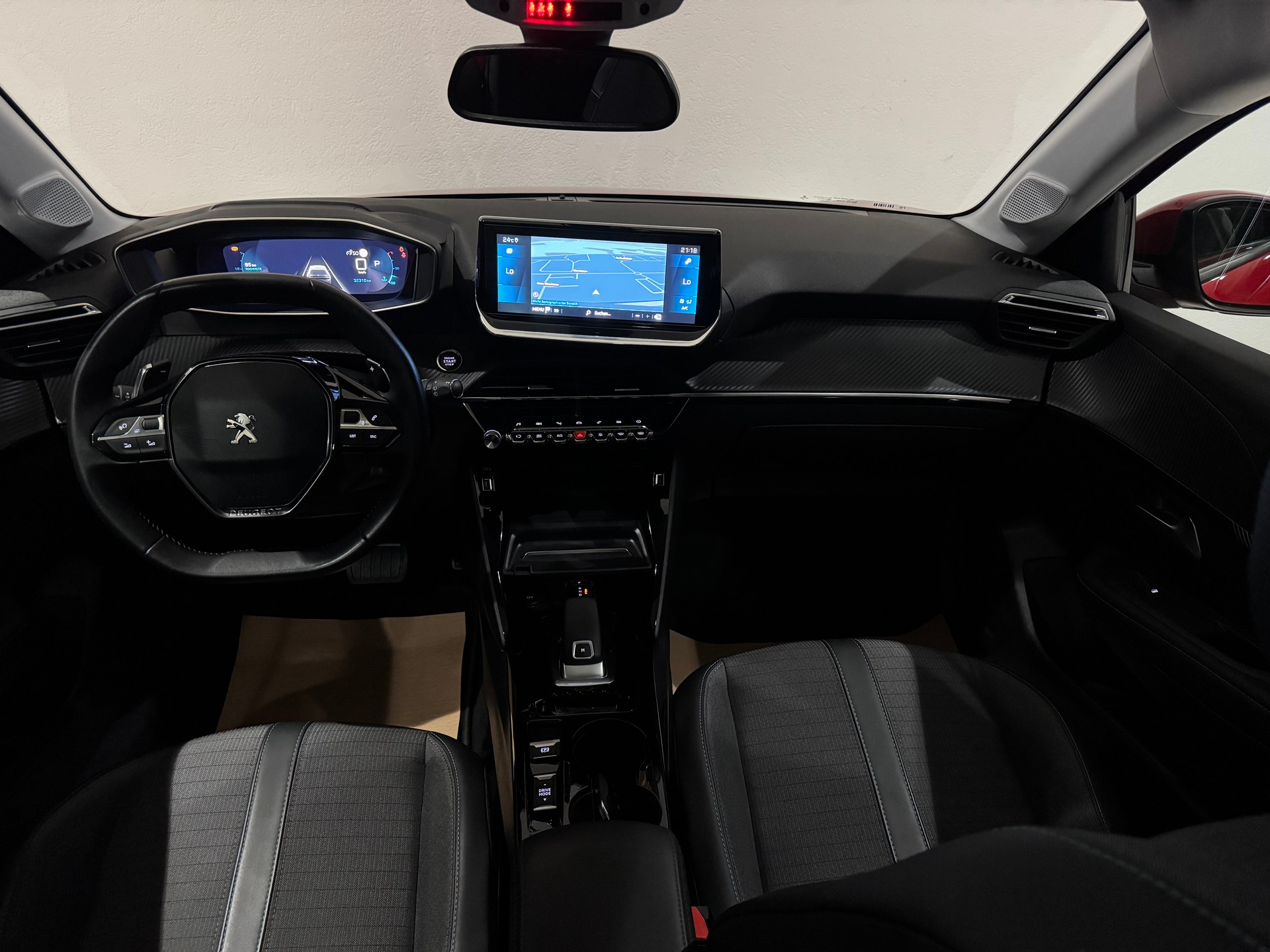 PEUGEOT 208 1.2 PureTech Allure Pack EAT8 | 1.Hand |-image-14