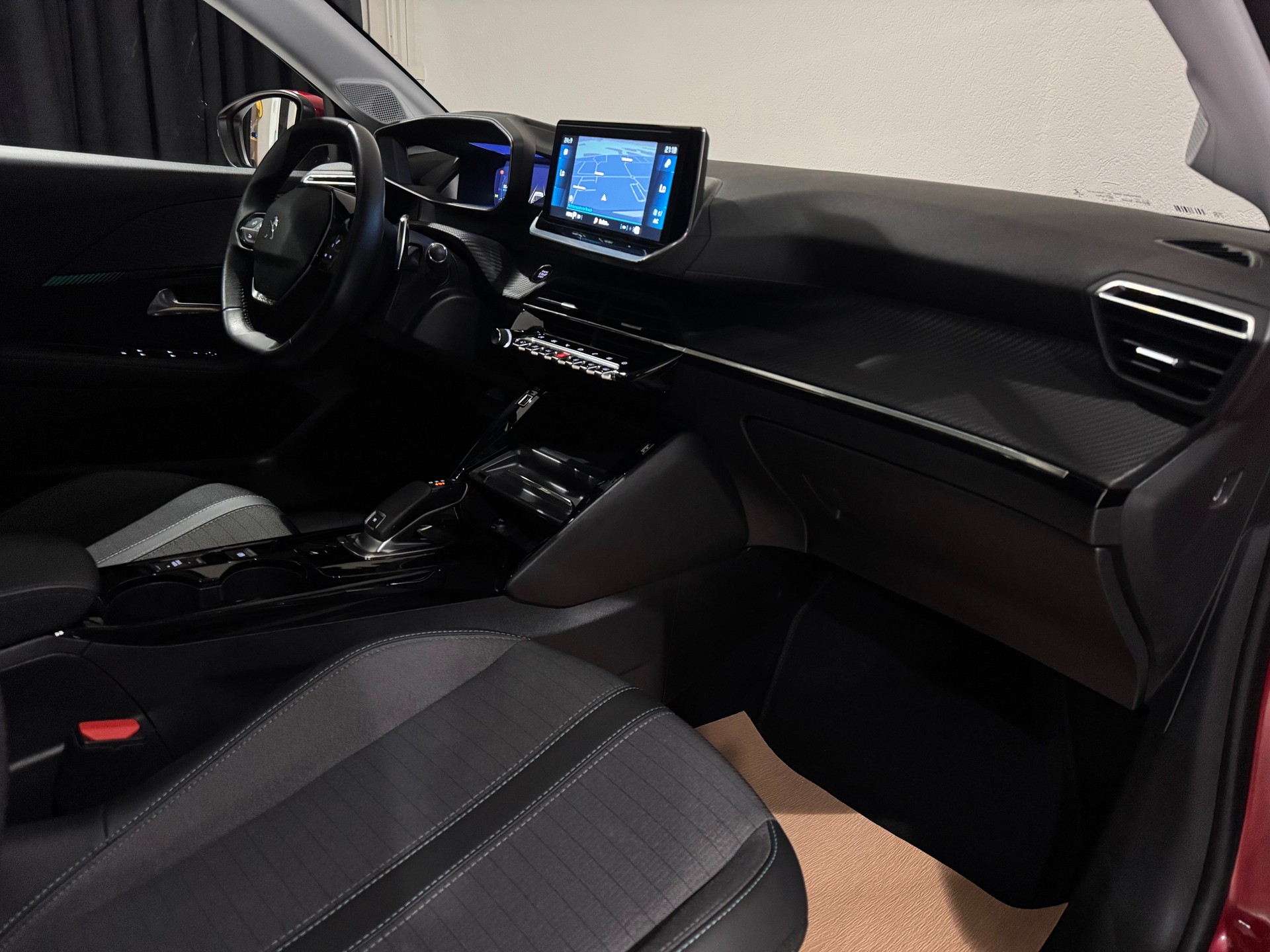 PEUGEOT 208 1.2 PureTech Allure Pack EAT8 | 1.Hand |-image-13