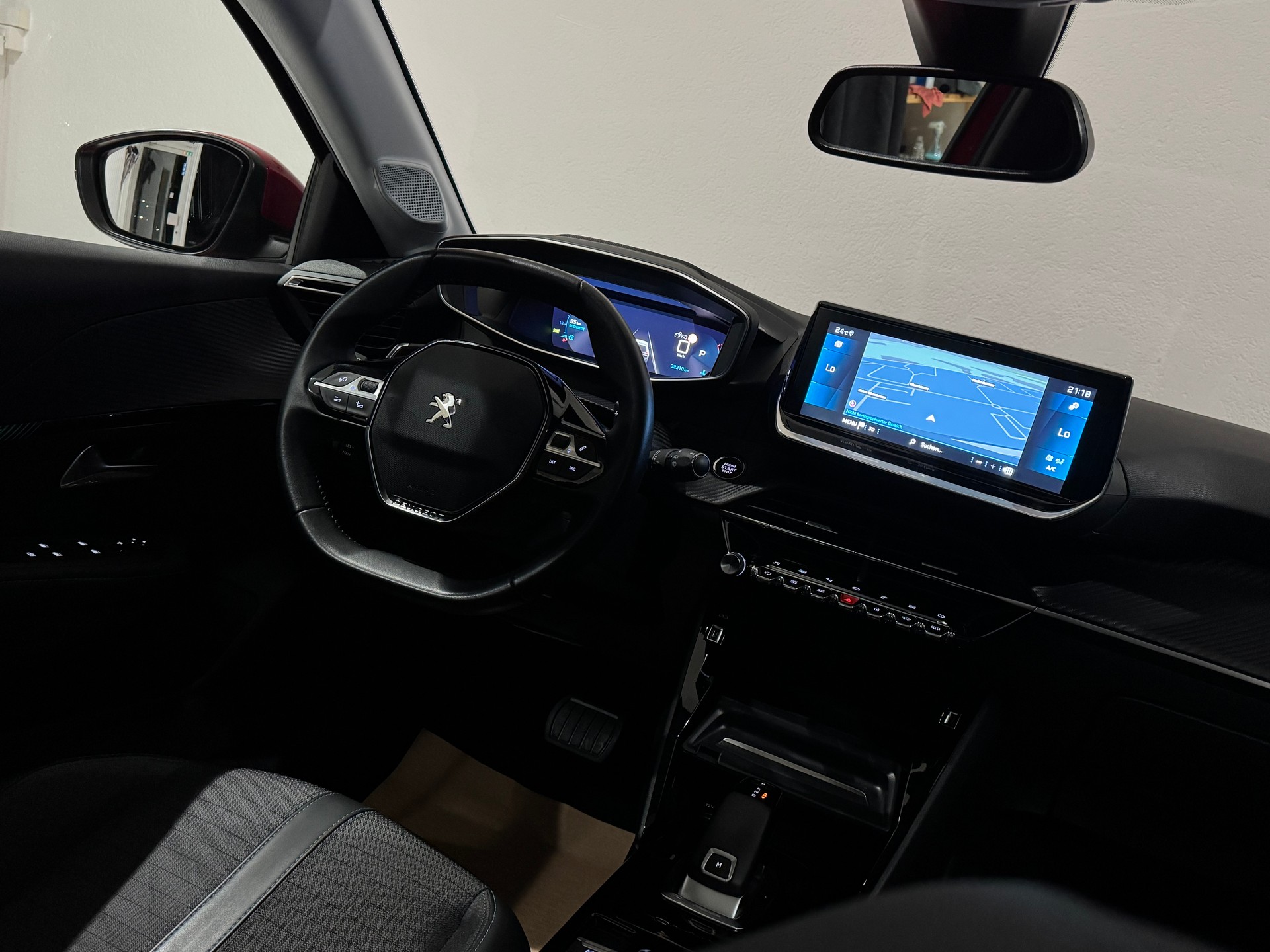 PEUGEOT 208 1.2 PureTech Allure Pack EAT8 | 1.Hand |-image-15
