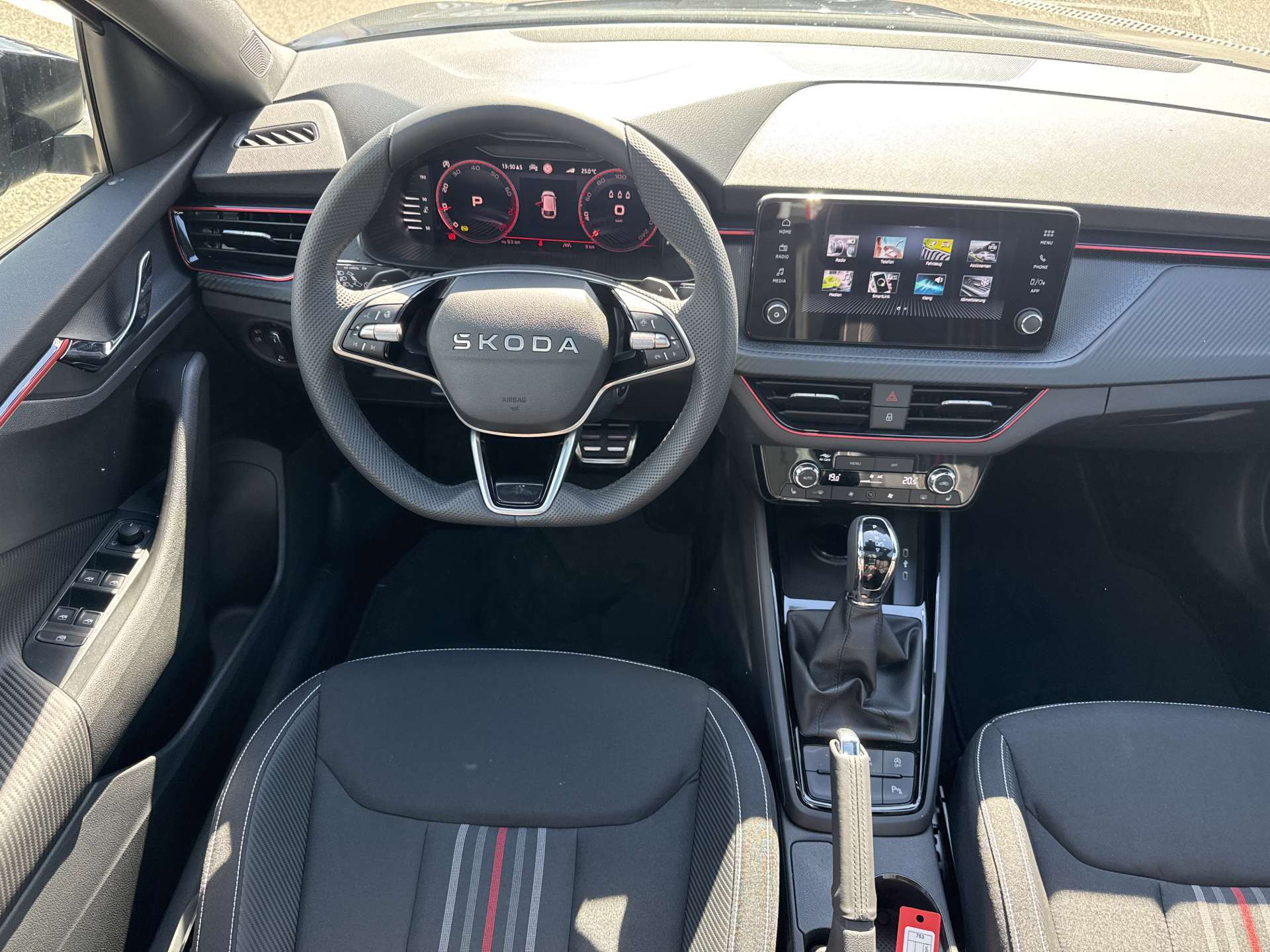 SKODA Scala 1.5 TSi Monte Carlo DSG-Automat-image-4
