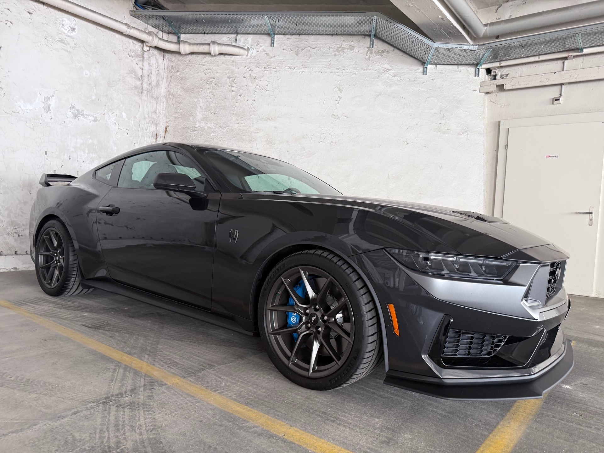 FORD 5.0 V8 Dark Horse-image-1