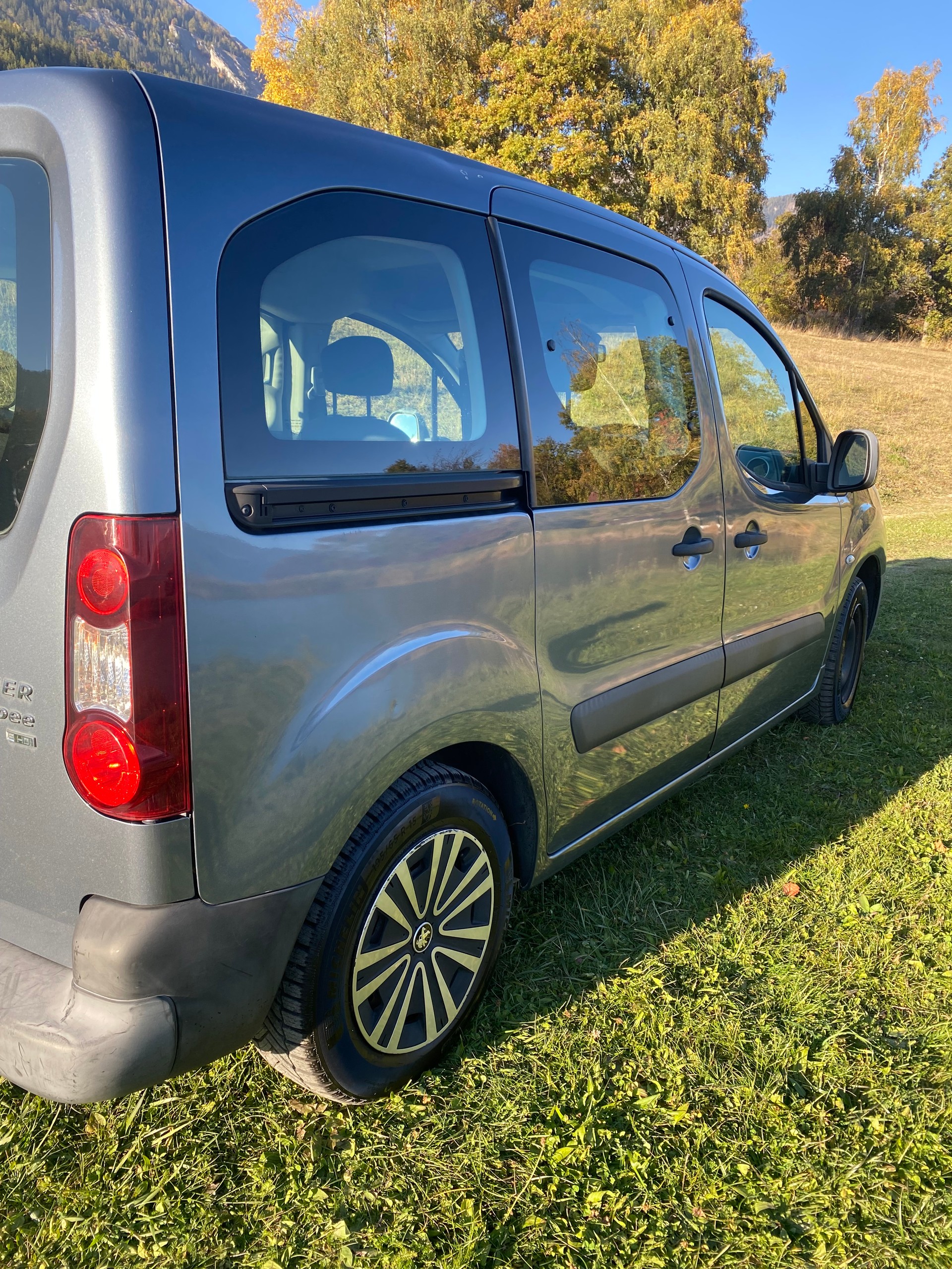 PEUGEOT 1.6 e-HDI 92 Active-image-2