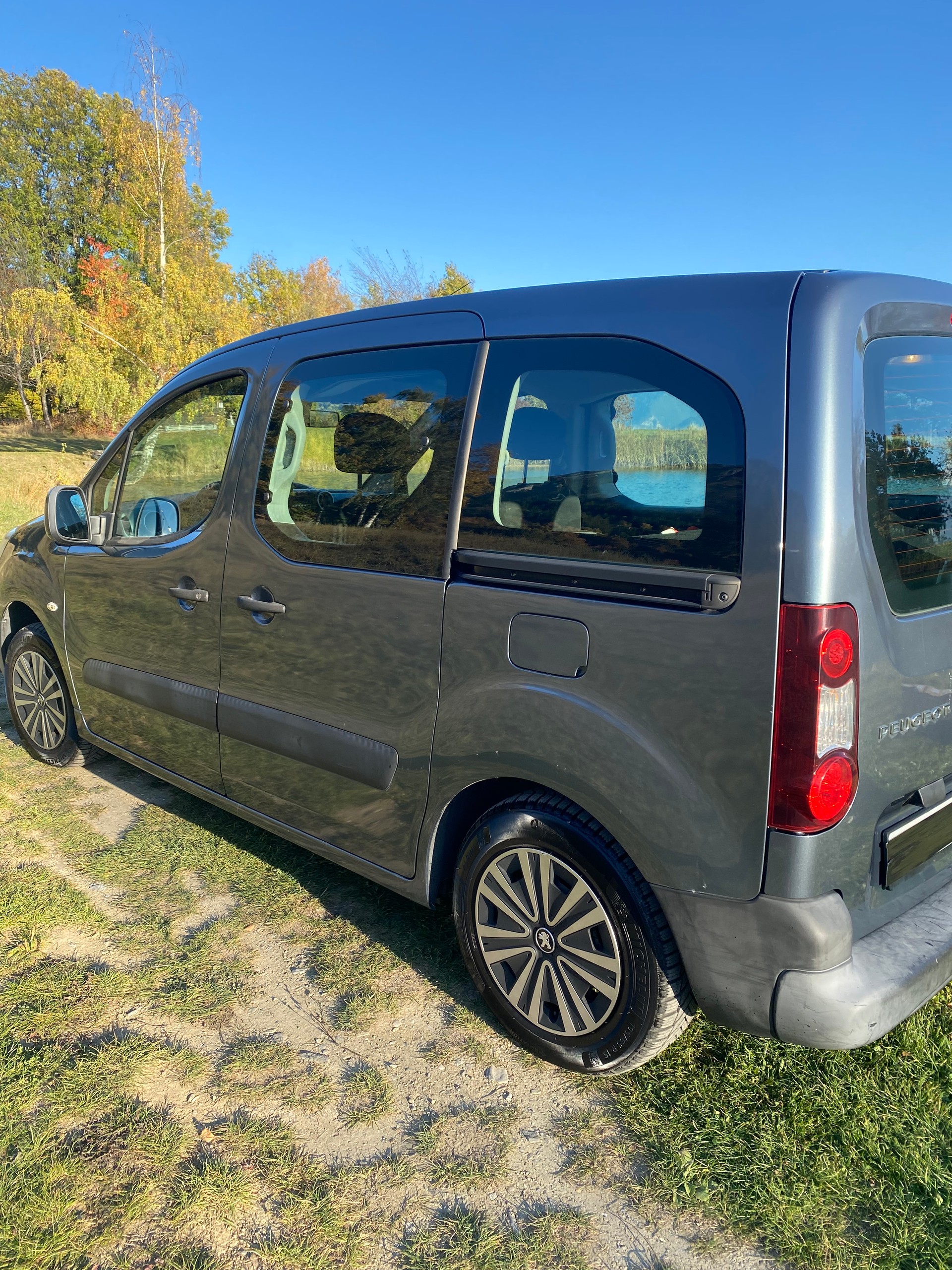 PEUGEOT 1.6 e-HDI 92 Active-image-3