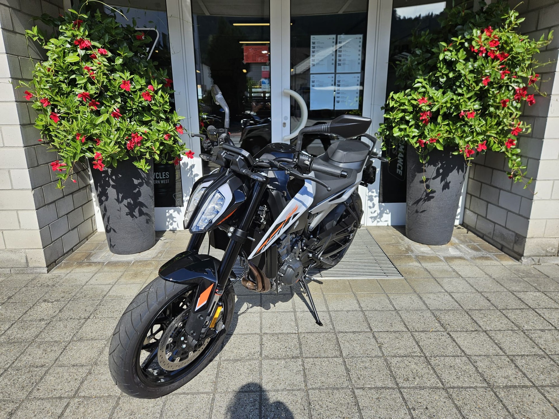KTM 790 Duke-showroom-element-3