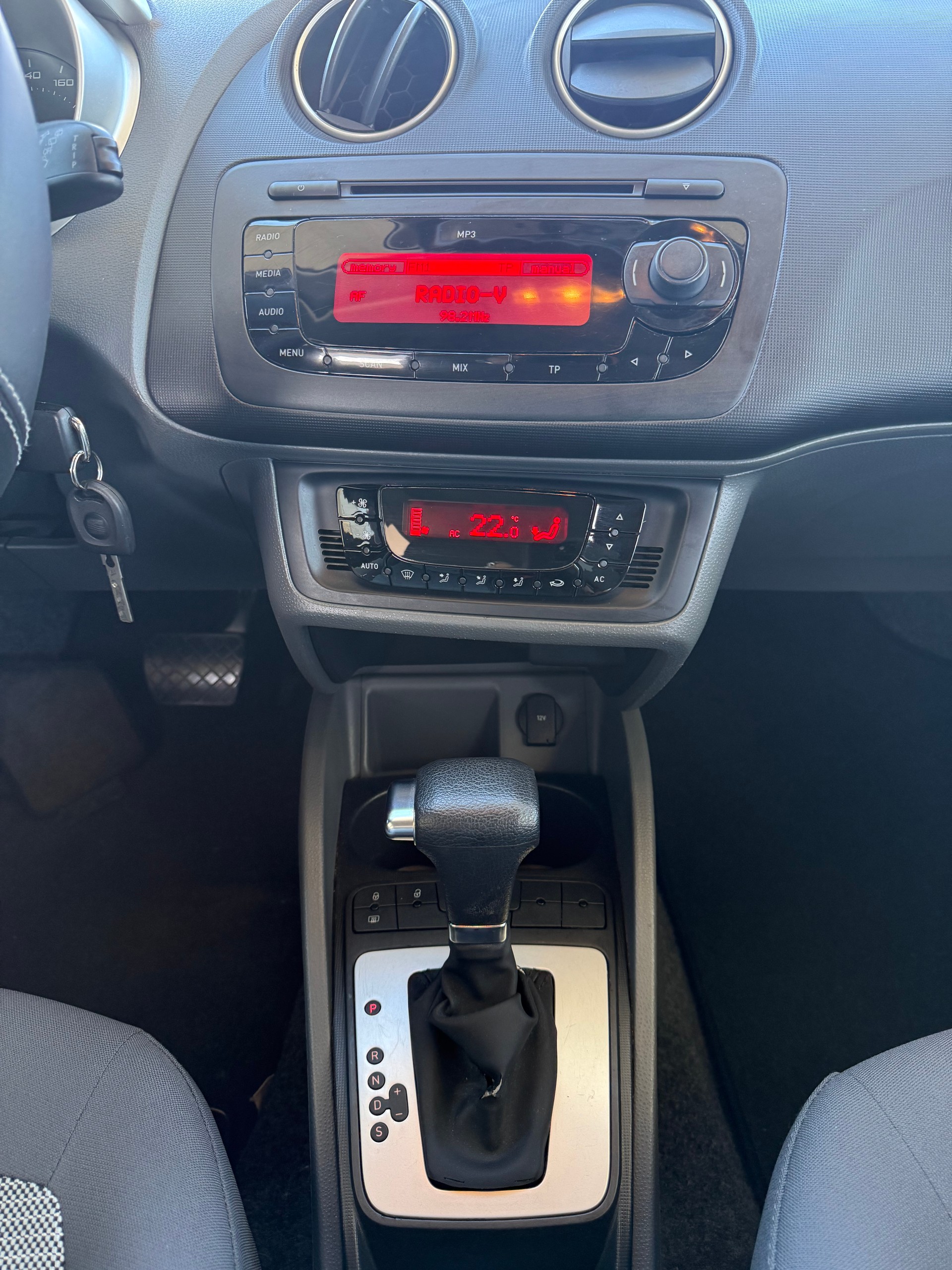 SEAT Ibiza 1.6 Style DSG-image-7