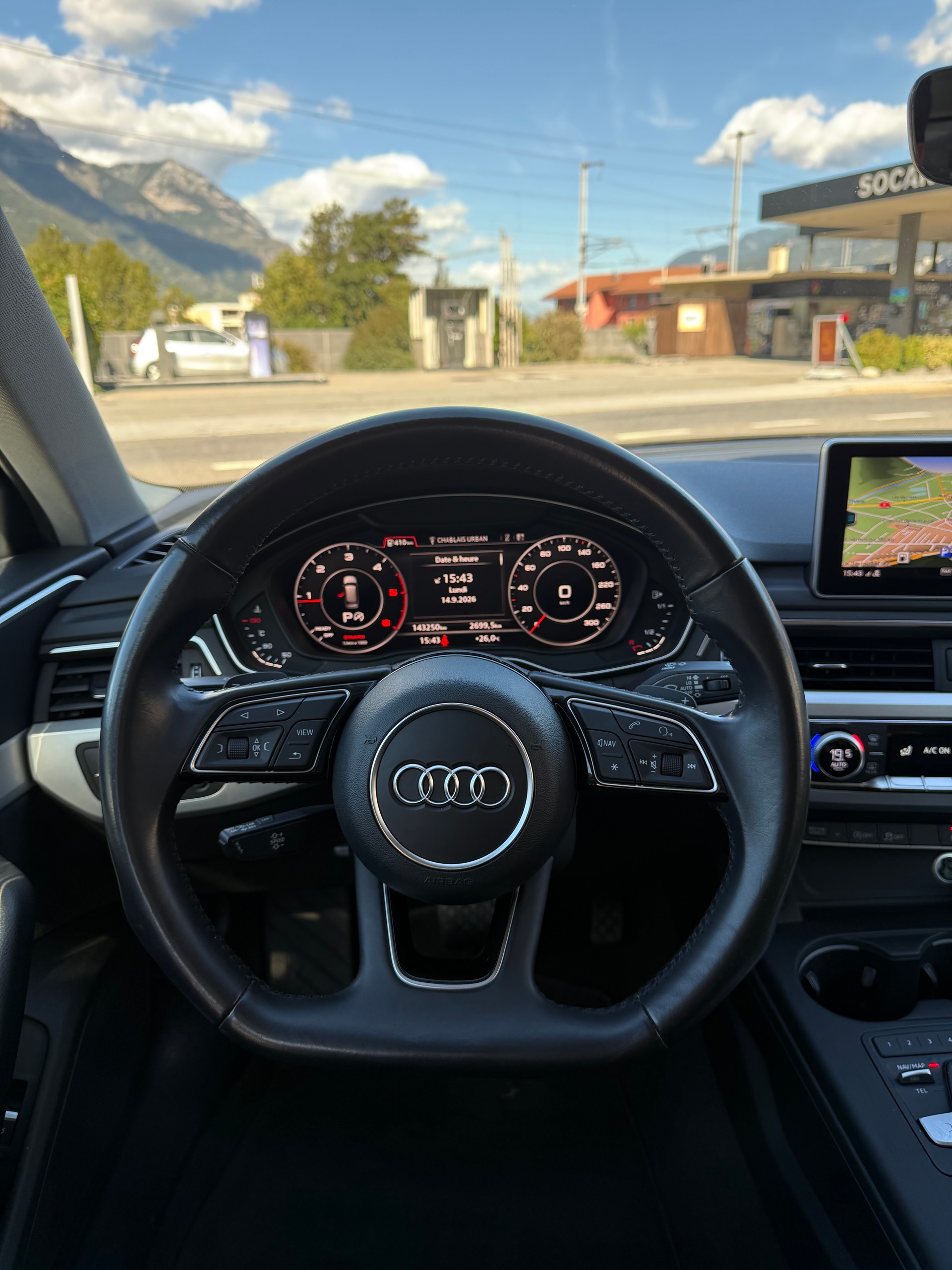 AUDI A4 allroad 2.0 TDI quattro S-tronic-image-10