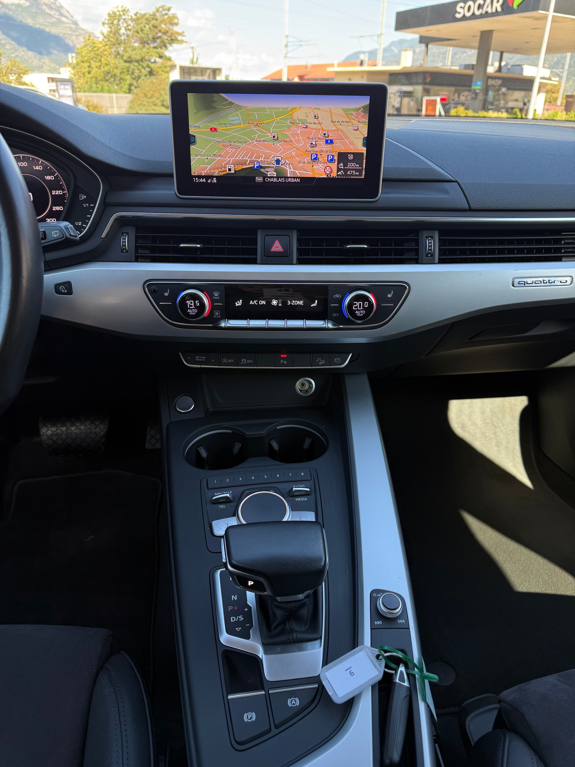 AUDI A4 allroad 2.0 TDI quattro S-tronic-image-11