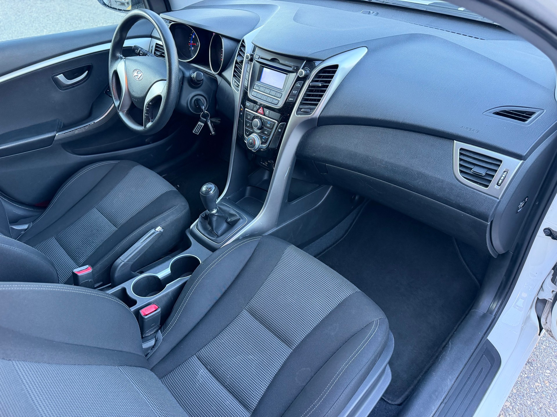 HYUNDAI i30 1.4 Comfort-image-10