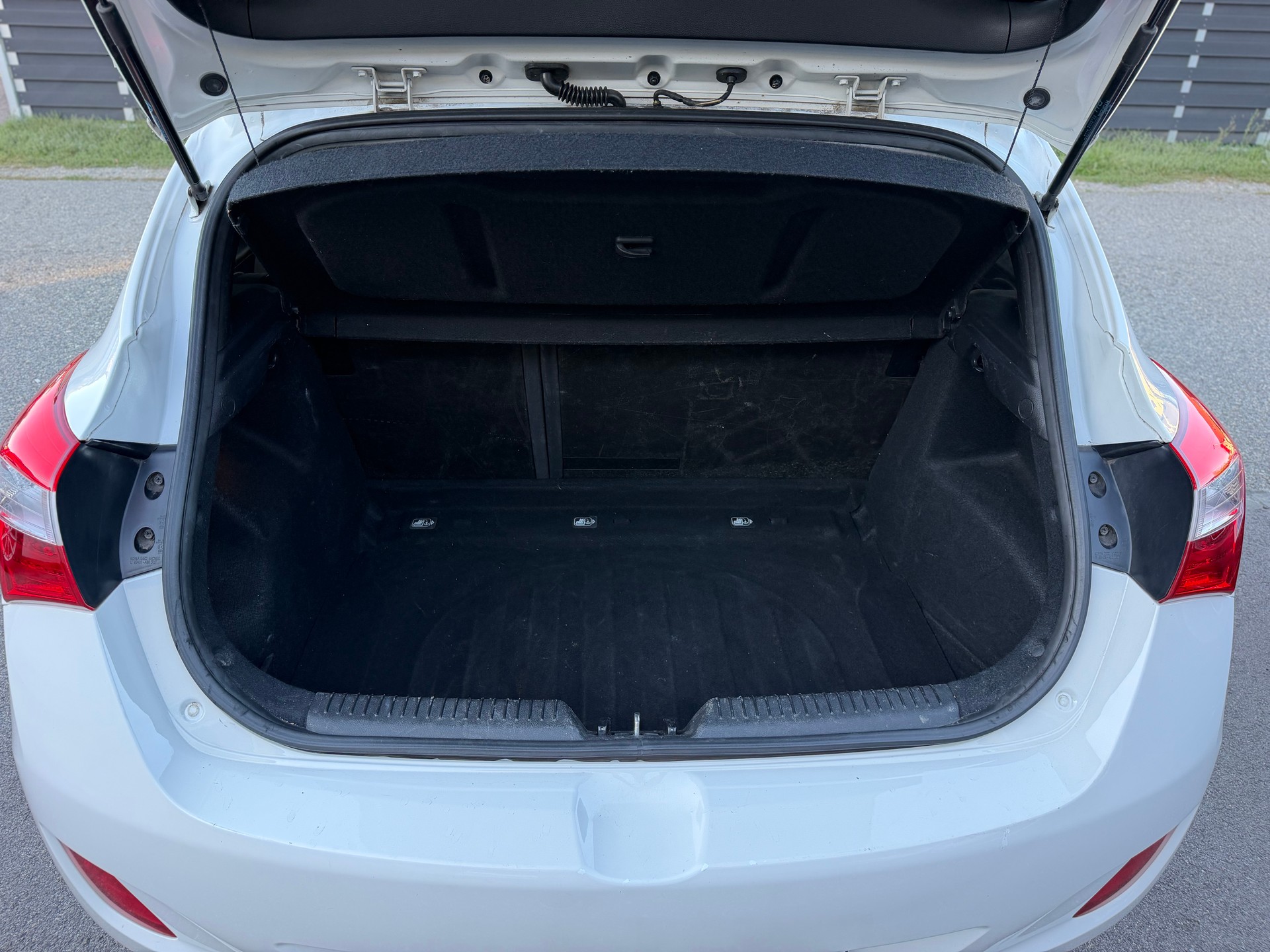 HYUNDAI i30 1.4 Comfort-image-12