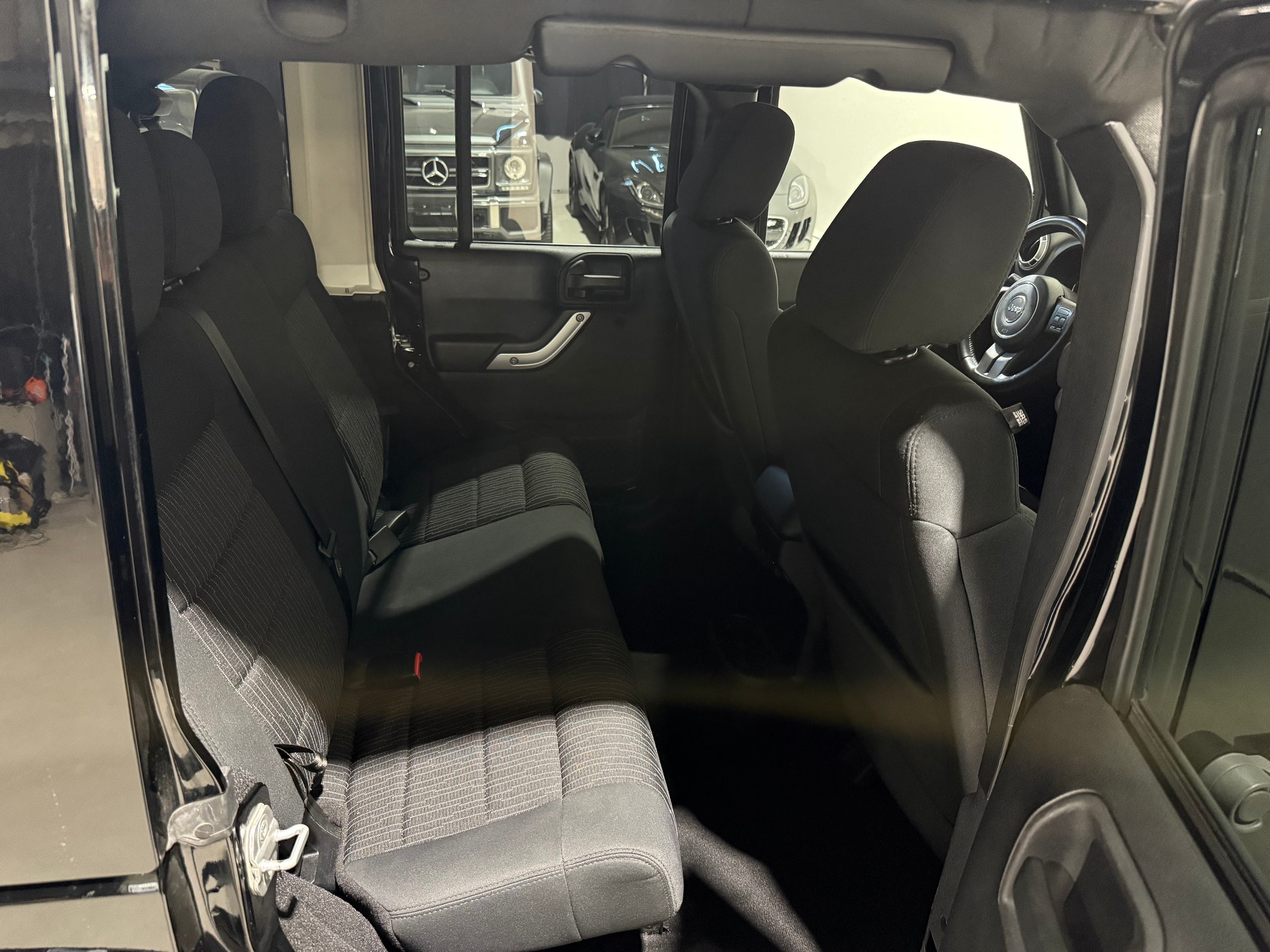 JEEP Wrangler 2.8CRD Unlimited Sahara Automatic-image-14
