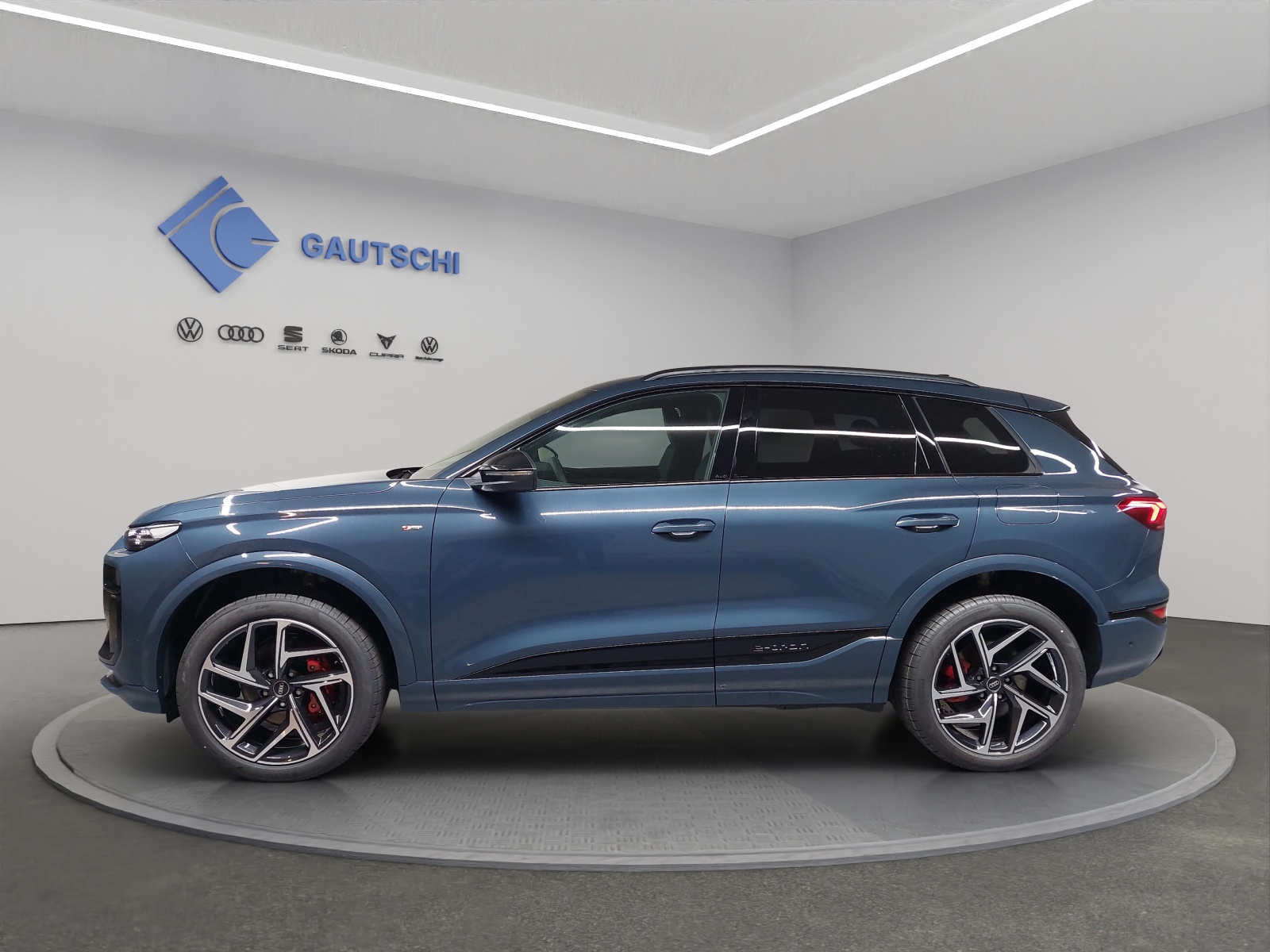 AUDI Q6 e-tron quattro-image-1