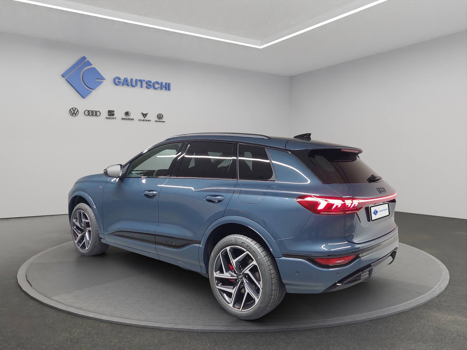 AUDI Q6 e-tron quattro-image-2