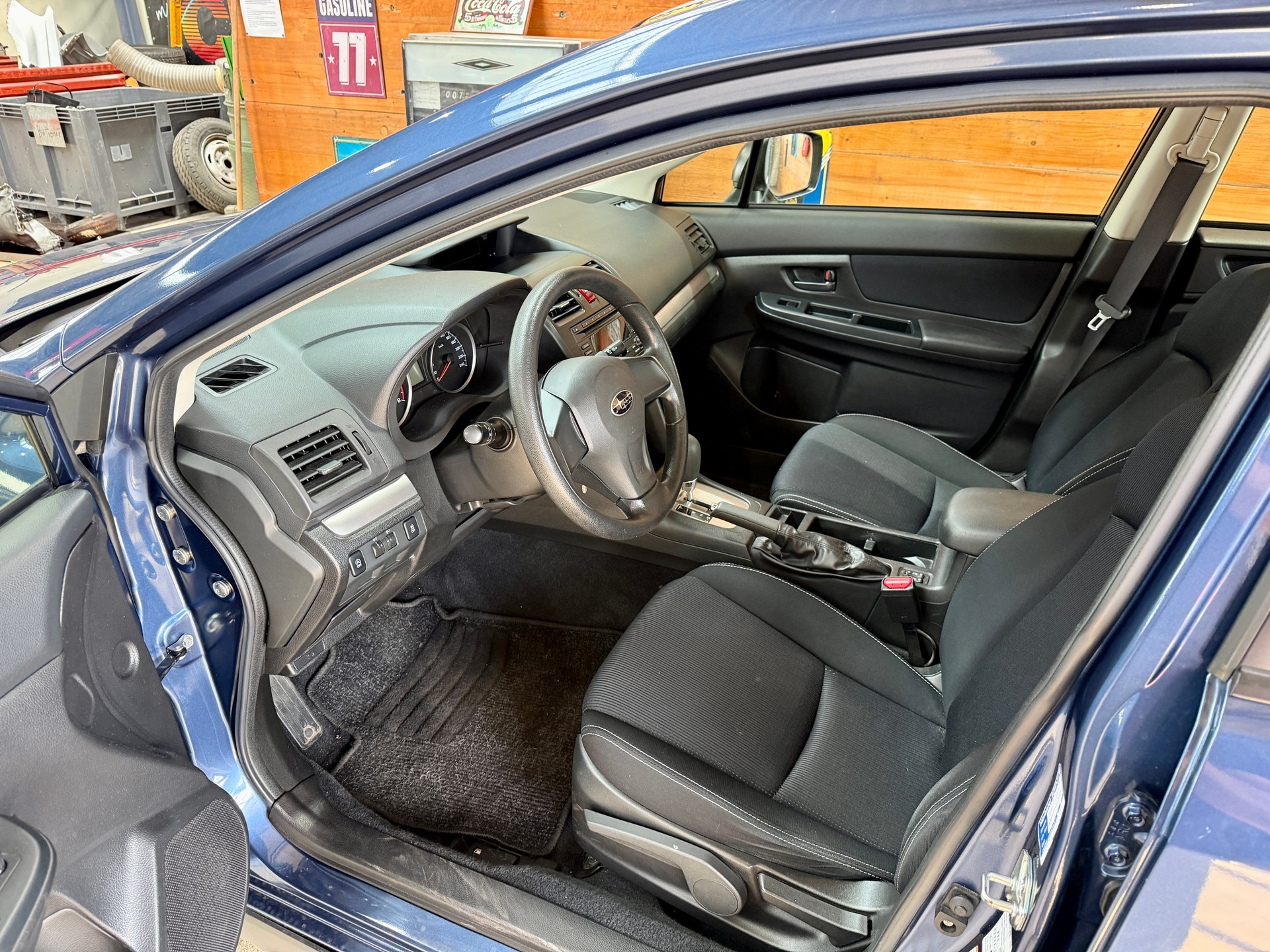 SUBARU XV 1.6 Swiss Two AWD CVT-image-4
