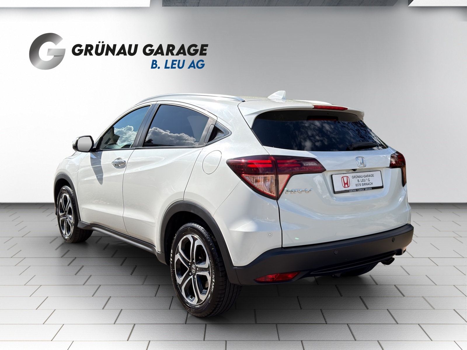 HONDA HR-V 1.5i-VTEC Executive-image-2