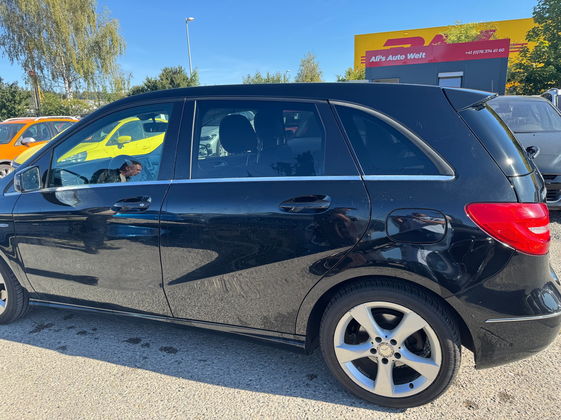 MERCEDES-BENZ B 200 Active Edition-image-4