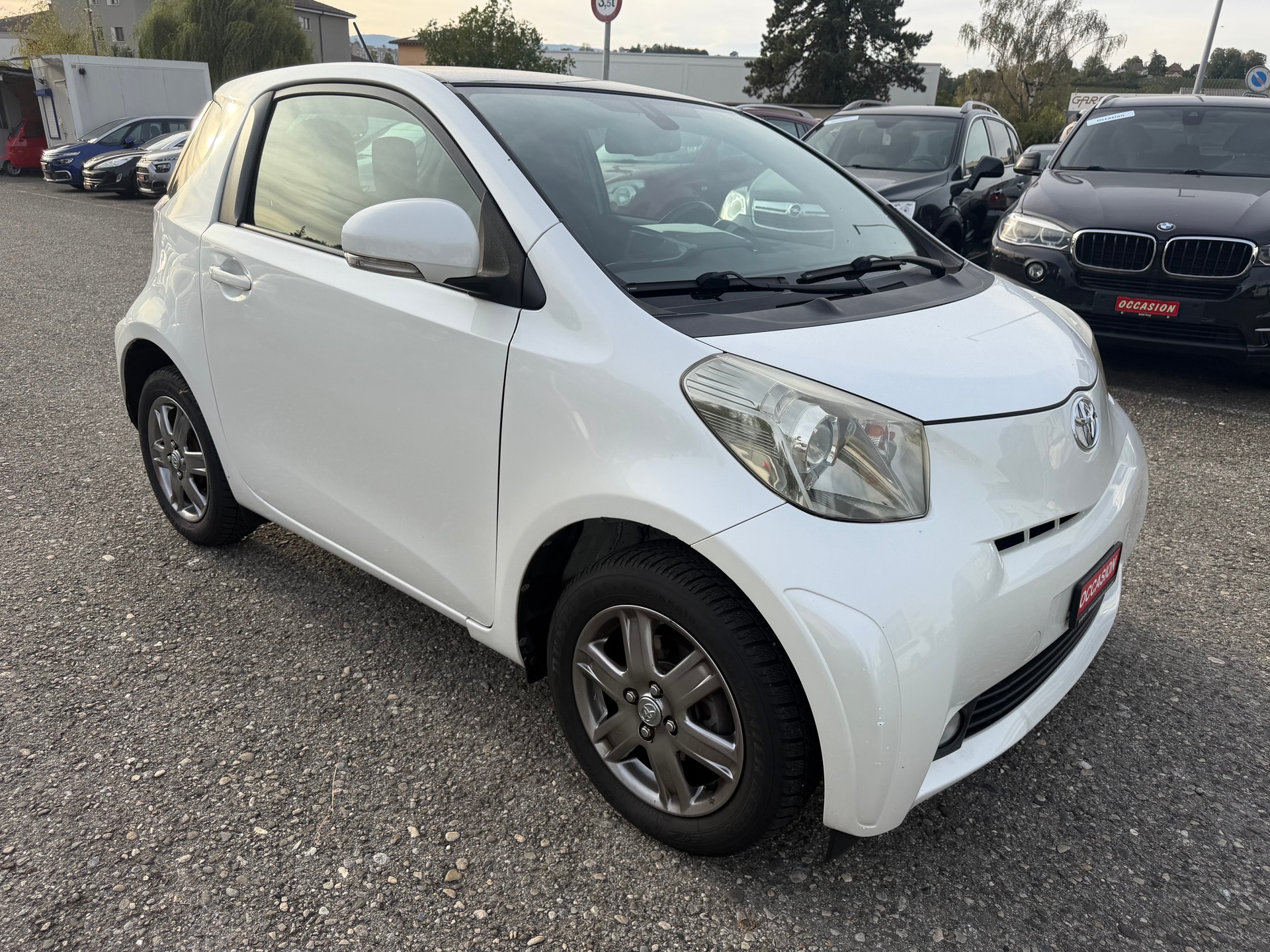 TOYOTA iQ2 1.0 VVT-i-image-1