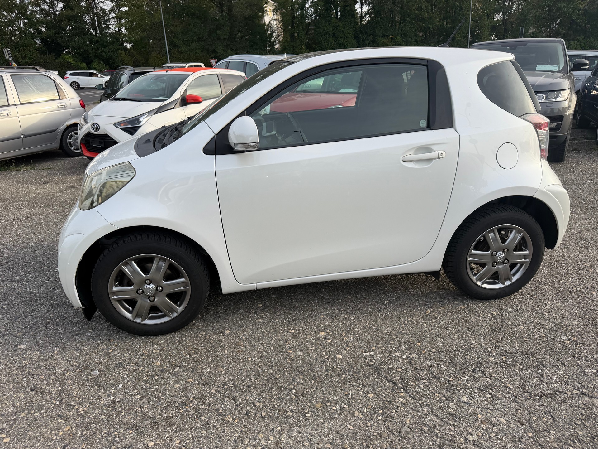 TOYOTA iQ2 1.0 VVT-i-image-2