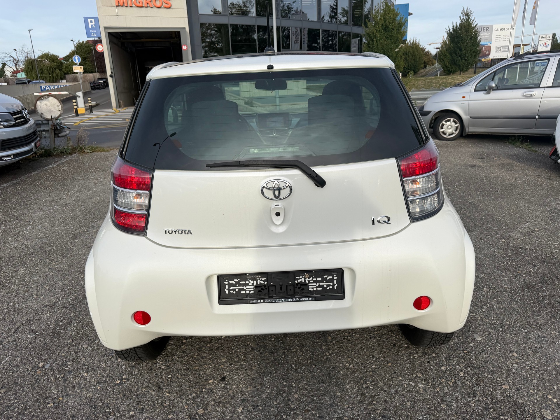 TOYOTA iQ2 1.0 VVT-i-image-3
