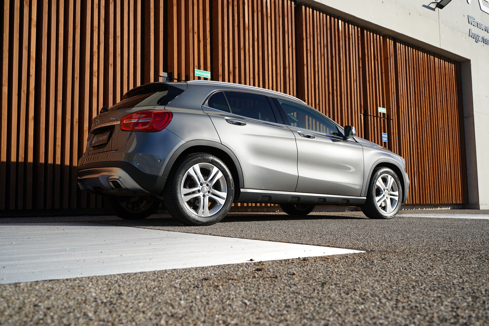 MERCEDES-BENZ GLA 250 URBAN 4MATIC 7G-DCT l 211 PS-image-10