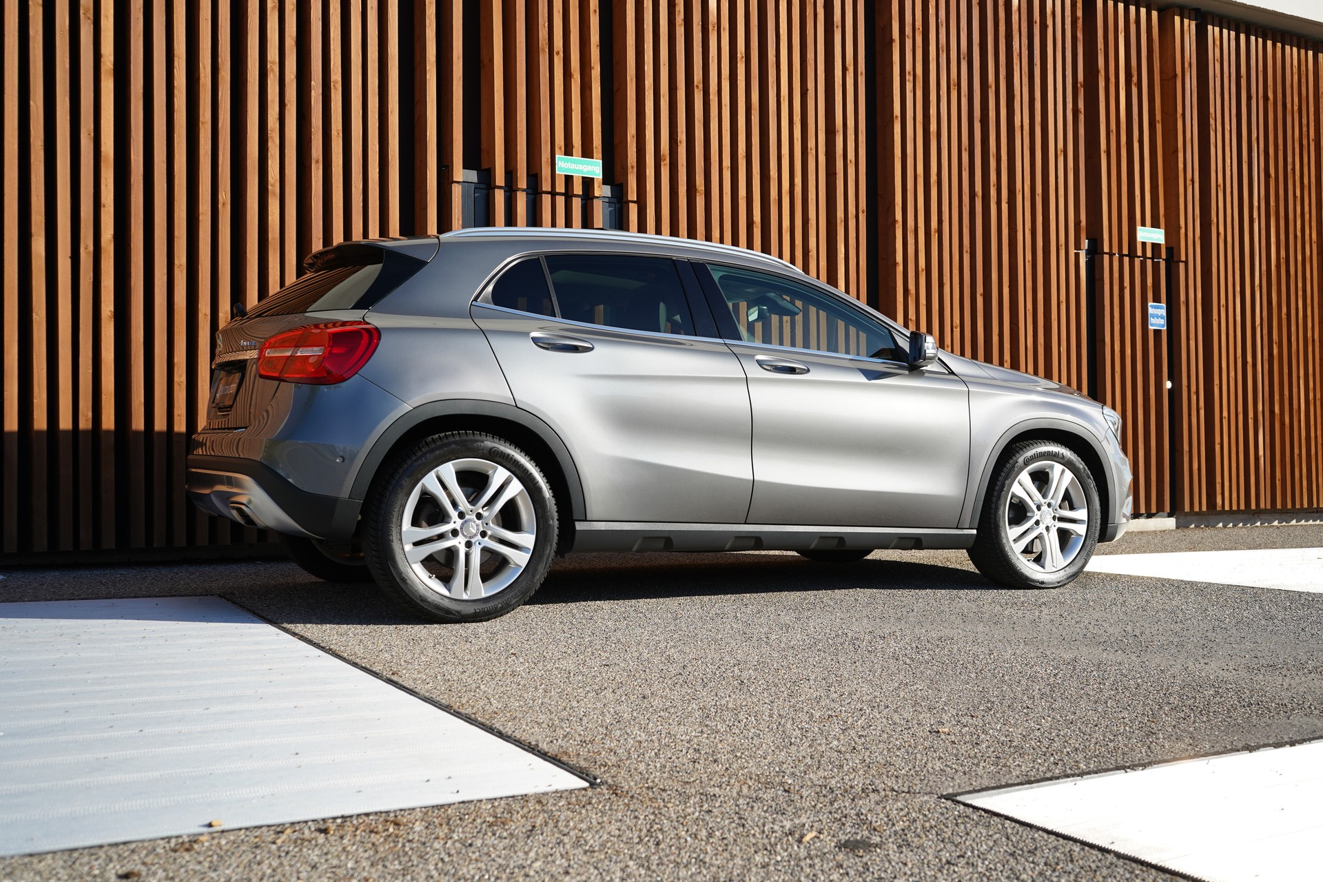 MERCEDES-BENZ GLA 250 URBAN 4MATIC 7G-DCT l 211 PS-image-7