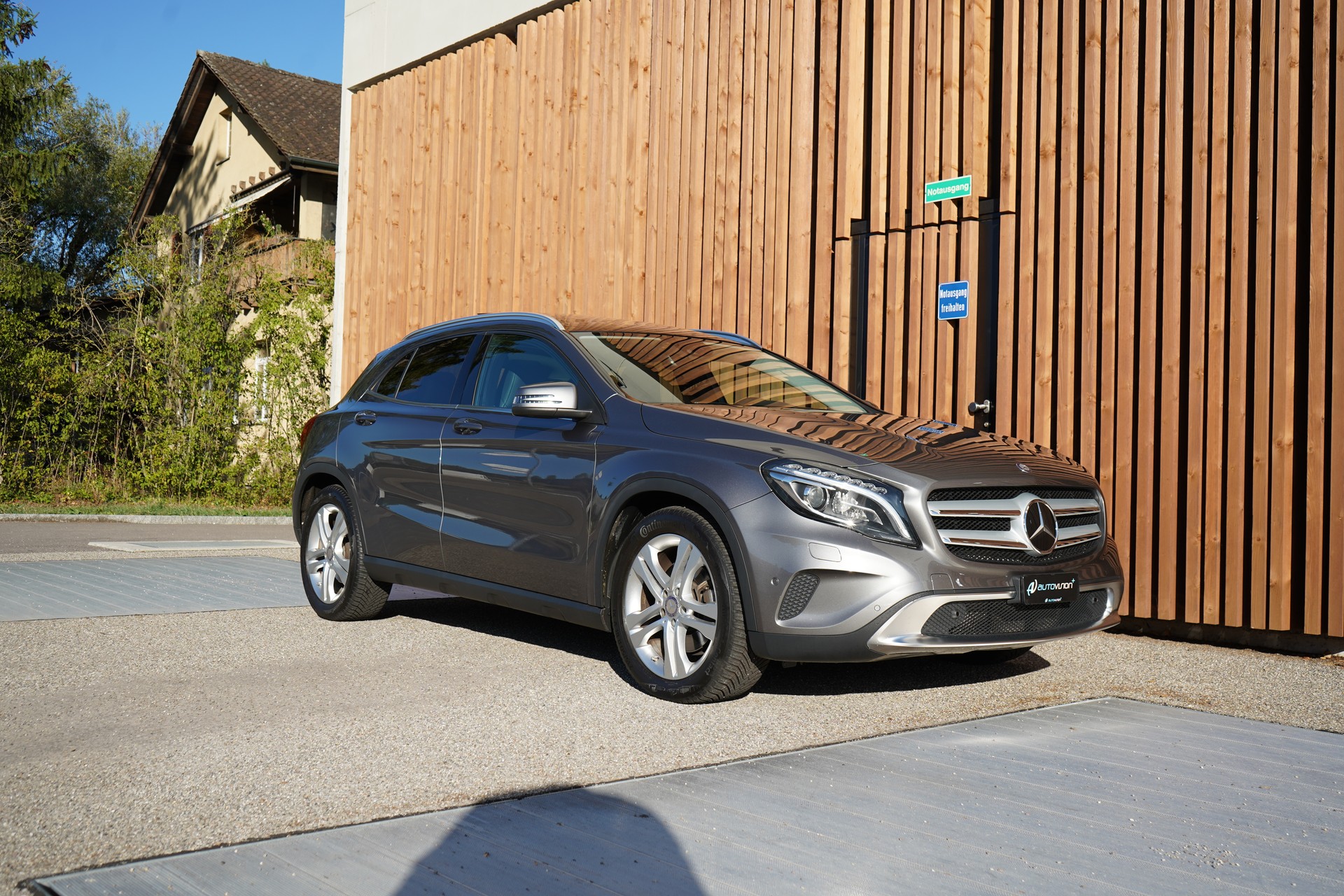 MERCEDES-BENZ GLA 250 URBAN 4MATIC 7G-DCT l 211 PS-image-8