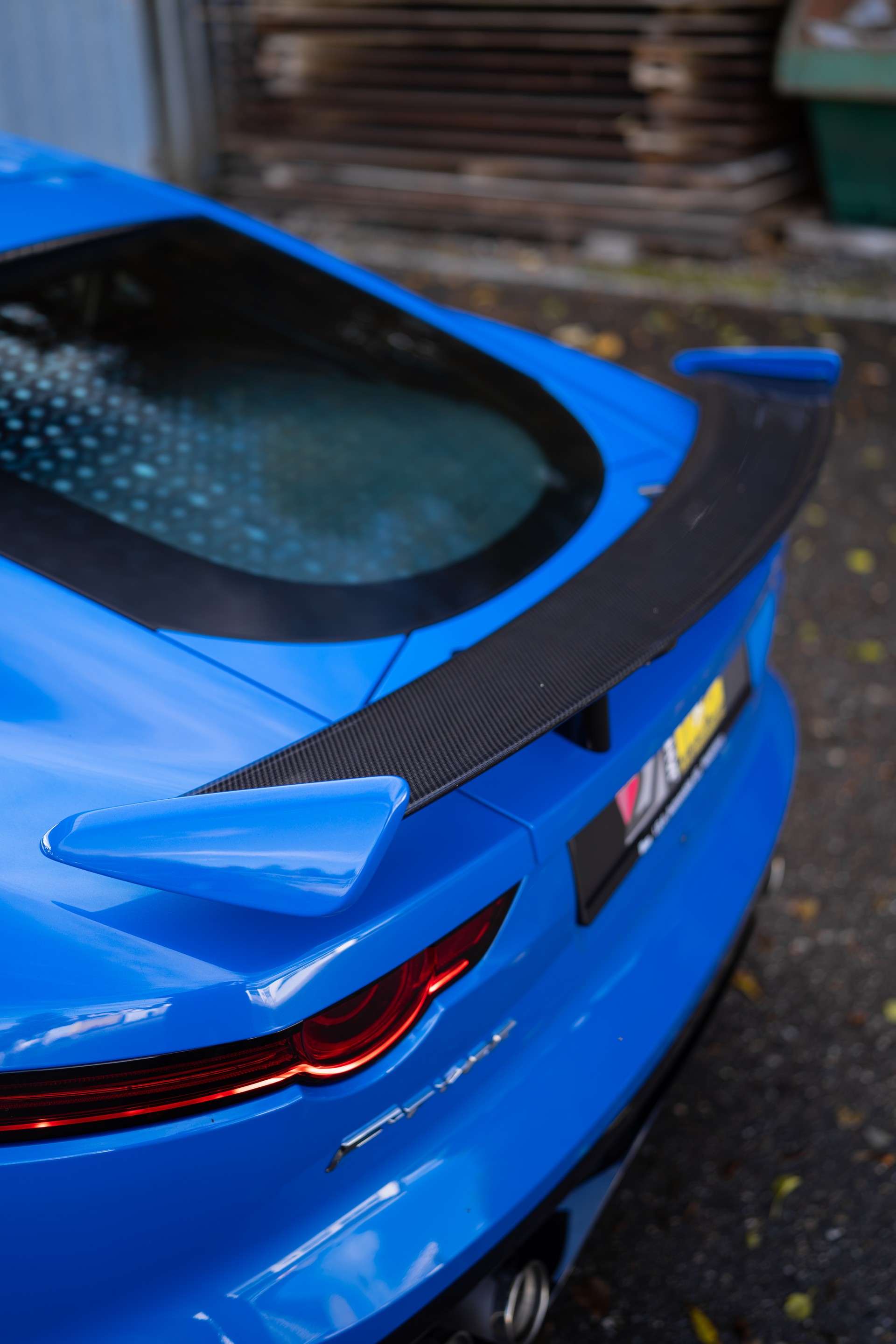 JAGUAR F-Type 5.0 V8 S/C SVR AWD (CH) 4x4-image-6