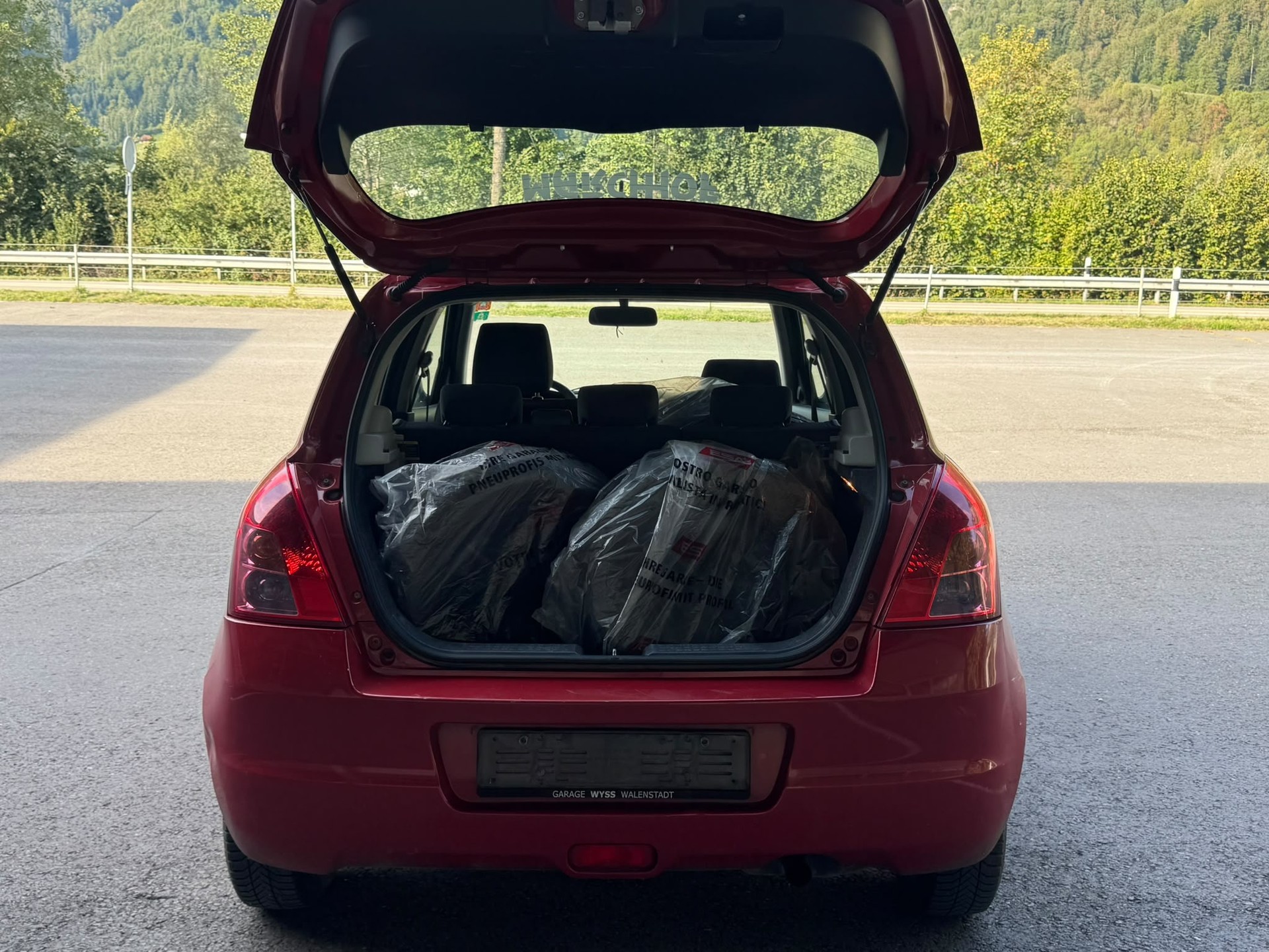 SUZUKI Swift 1.3i 16V GL Top 4x4-image-9