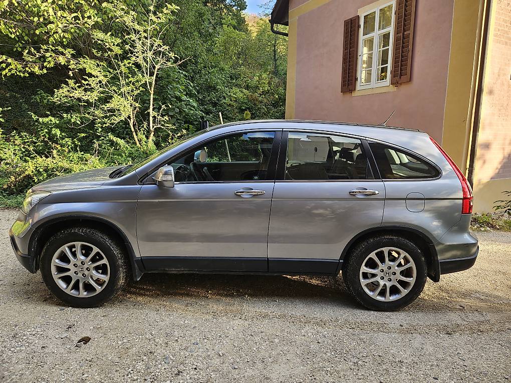 HONDA CR-V 2.0 4WD Comfort-image-1