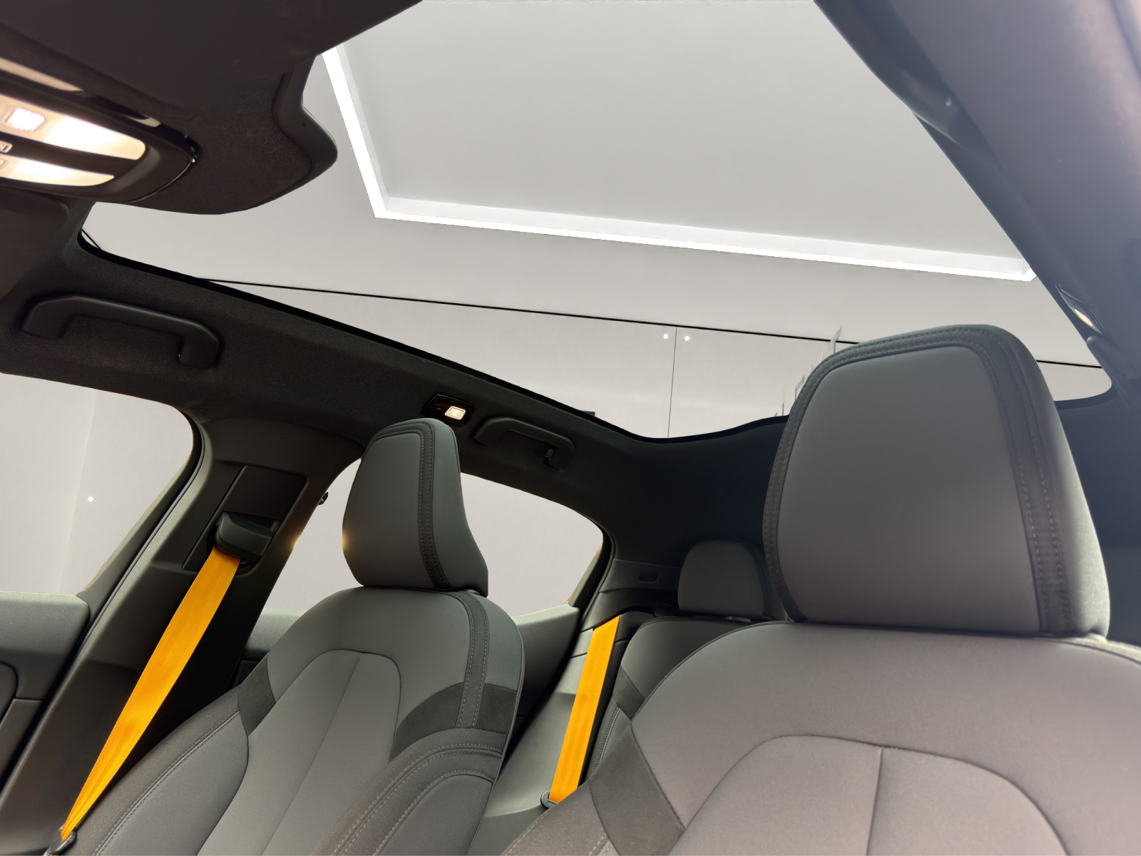 POLESTAR 2 Long Range Dual Motor Performance-image-9