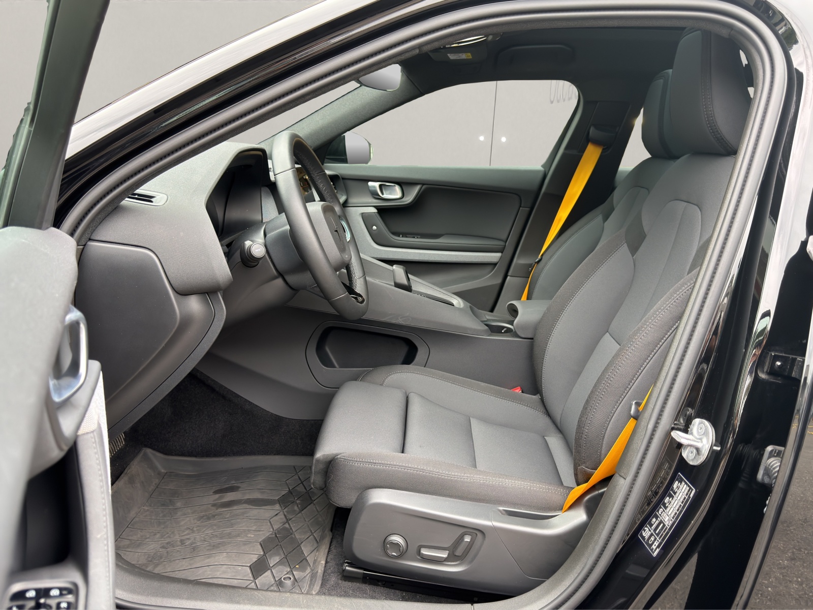 POLESTAR 2 Long Range Dual Motor Performance-image-5