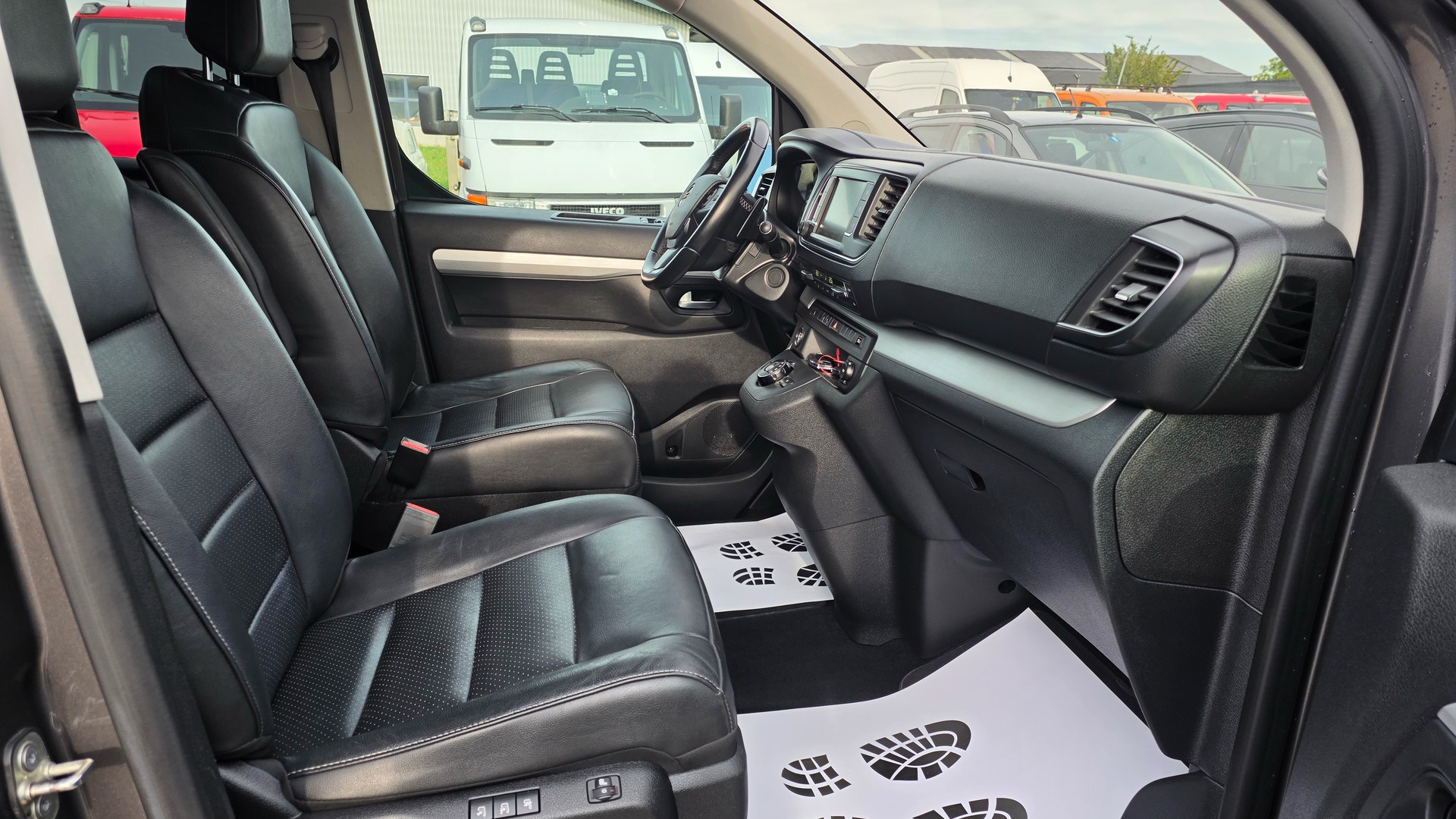 OPEL Zafira Life 2.0 CDTI Innovation M Automatik-image-9