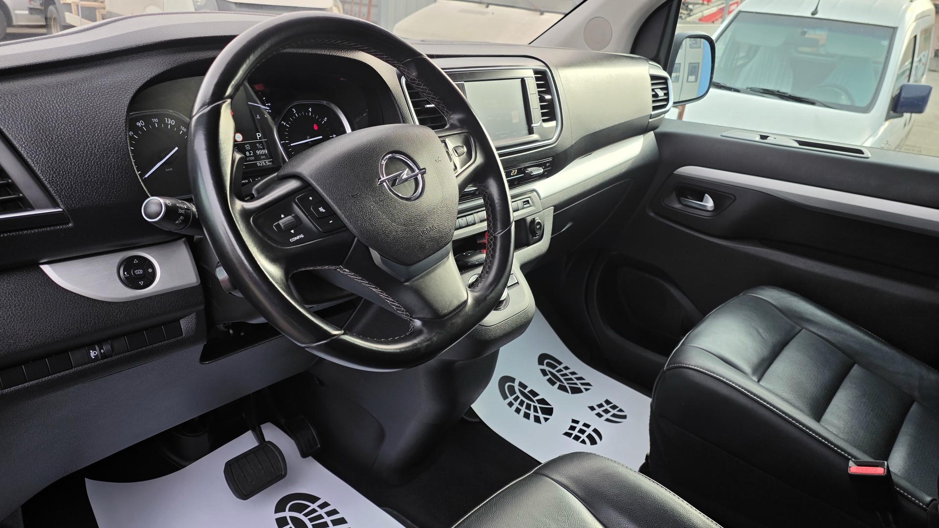 OPEL Zafira Life 2.0 CDTI Innovation M Automatik-image-12