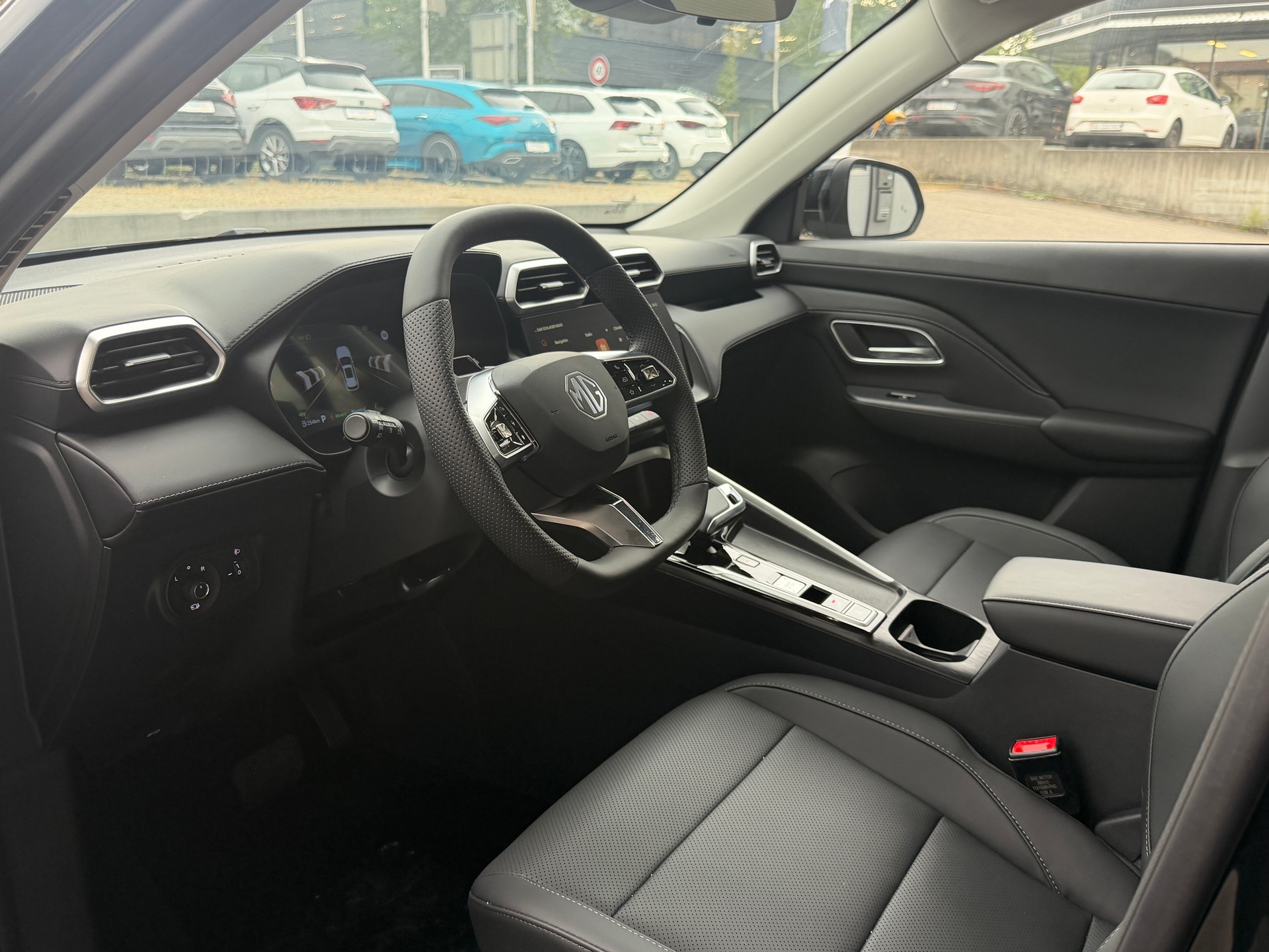 MG ZS 1.5 HEV Luxury-image-6