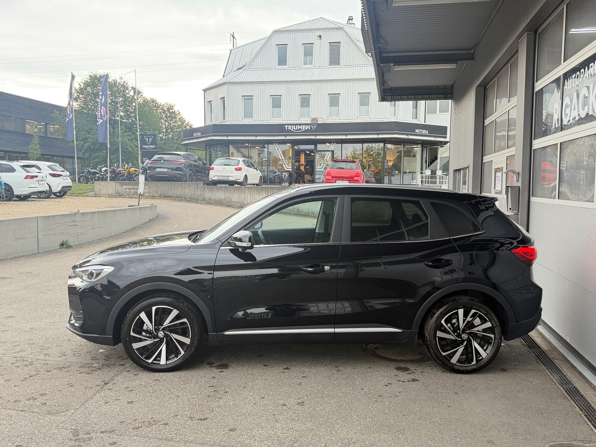 MG ZS 1.5 HEV Luxury-image-2