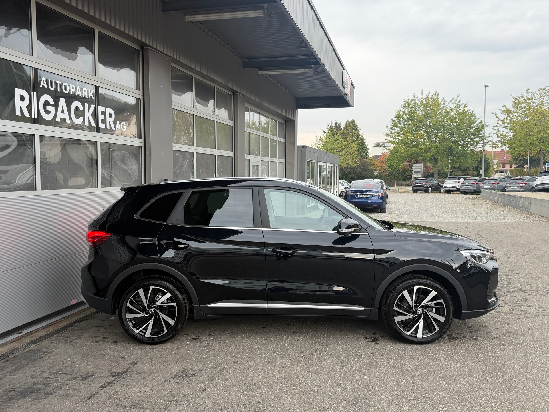 MG ZS 1.5 HEV Luxury-image-1