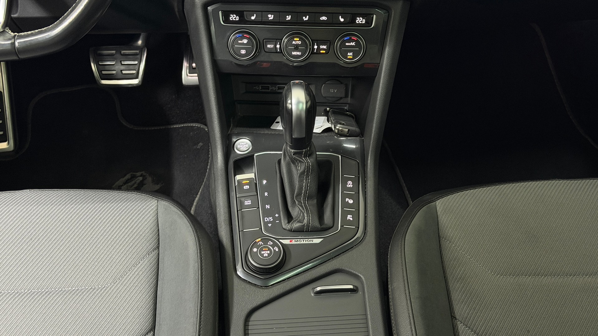 VW Tiguan Allspace 2.0TSI R-Line Highline 4Motion DSG-image-14
