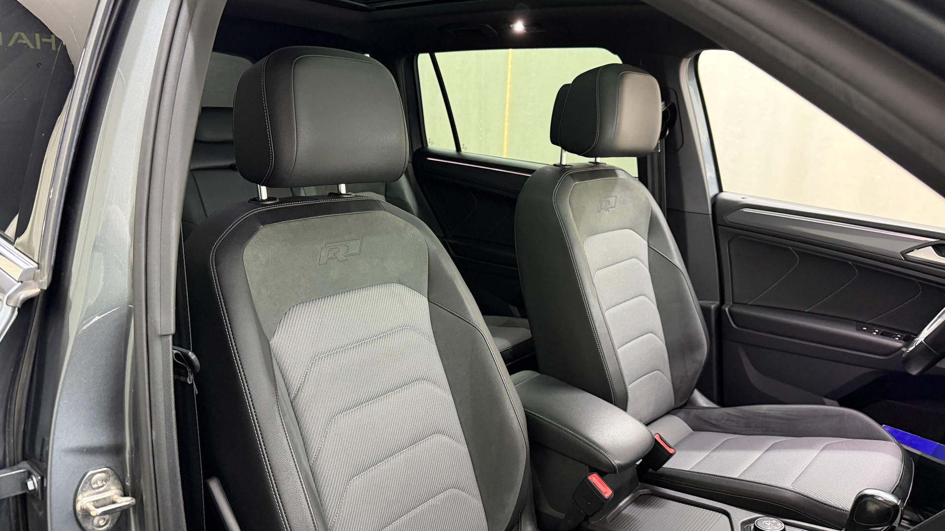 VW Tiguan Allspace 2.0TSI R-Line Highline 4Motion DSG-image-16