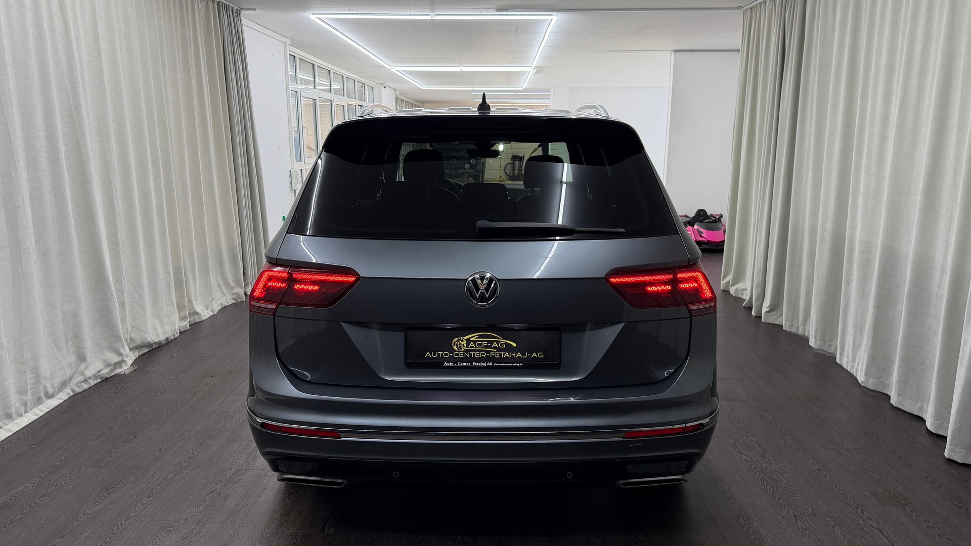 VW Tiguan Allspace 2.0TSI R-Line Highline 4Motion DSG-image-4