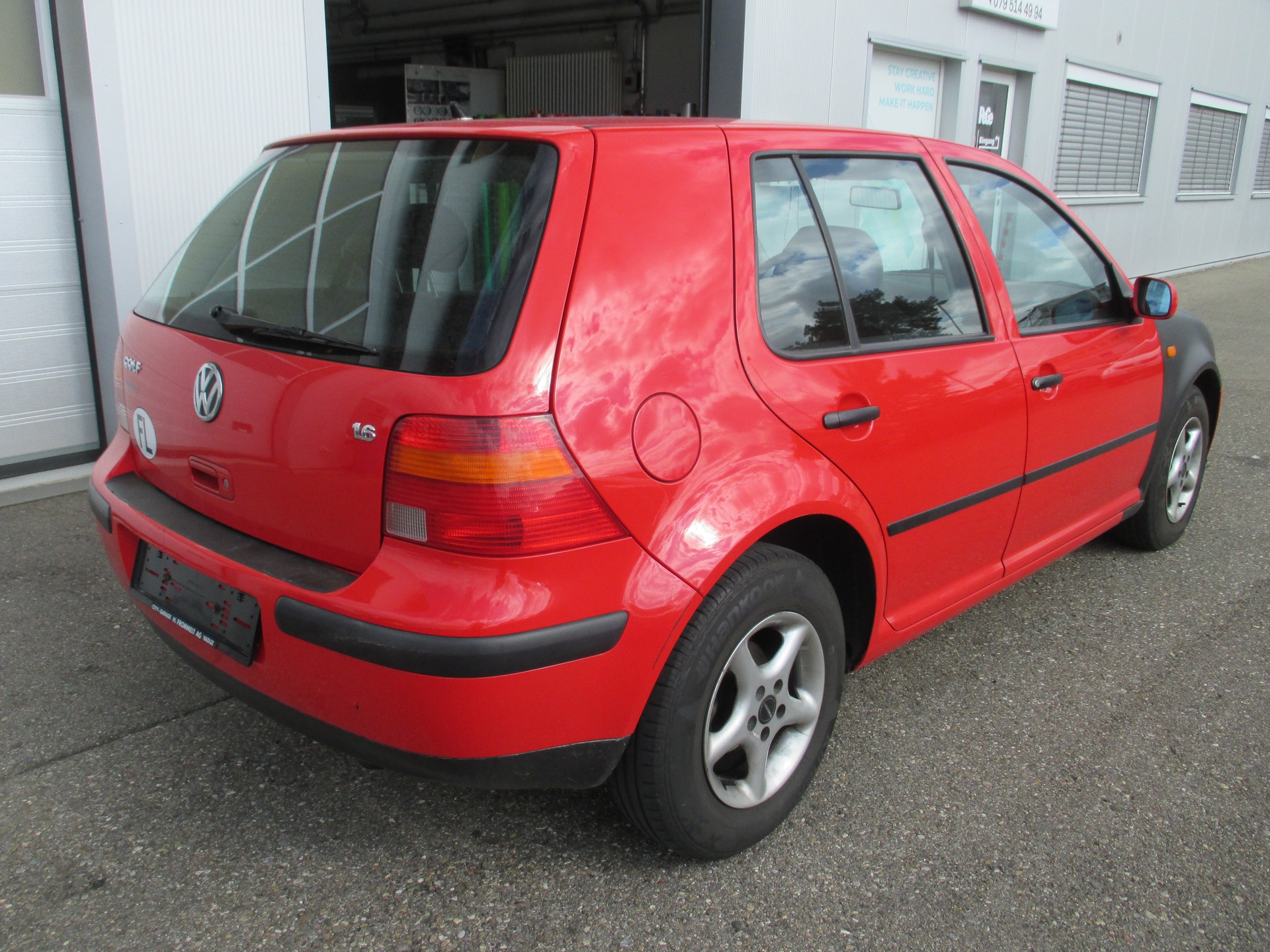 VW Golf 1.6-image-9