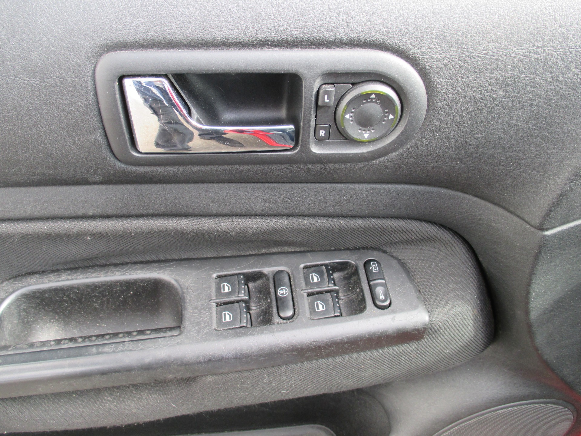 VW Golf 1.6-image-11